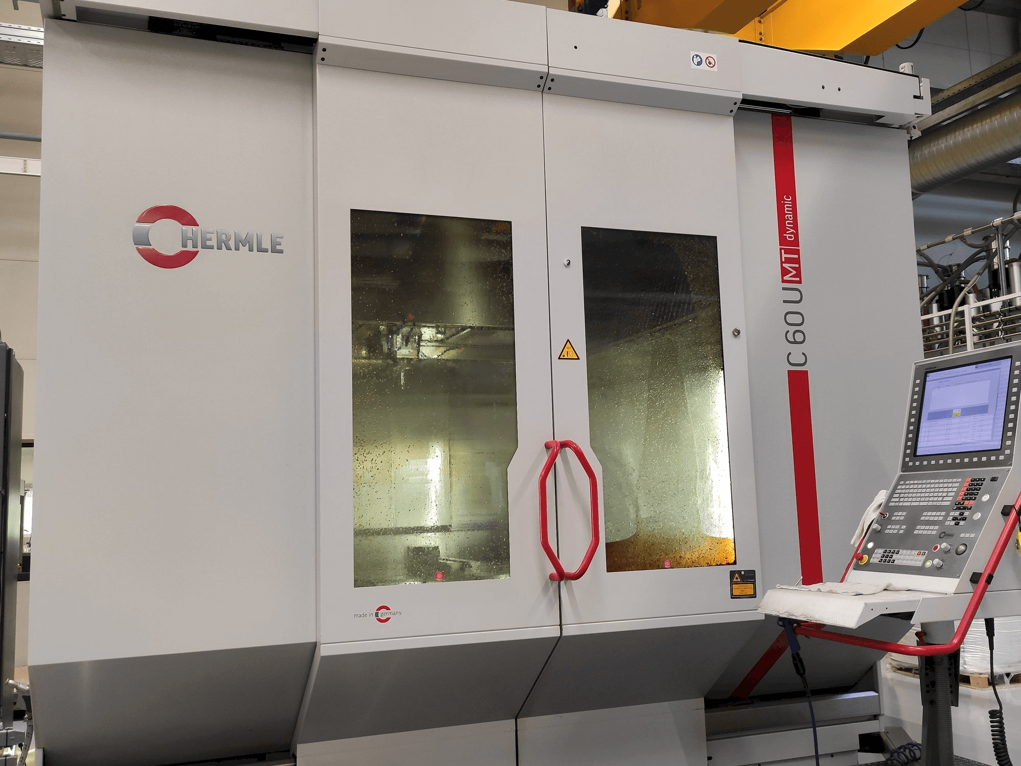 Prikaz stroja HERMLE C 60 U MT sprijeda