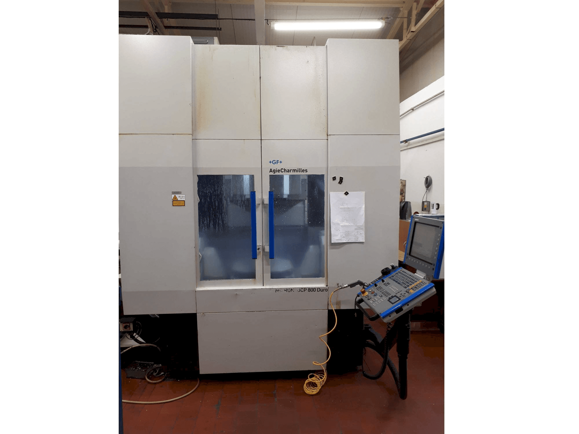 Prikaz stroja GF Mikron UCP 800 Duro sprijeda