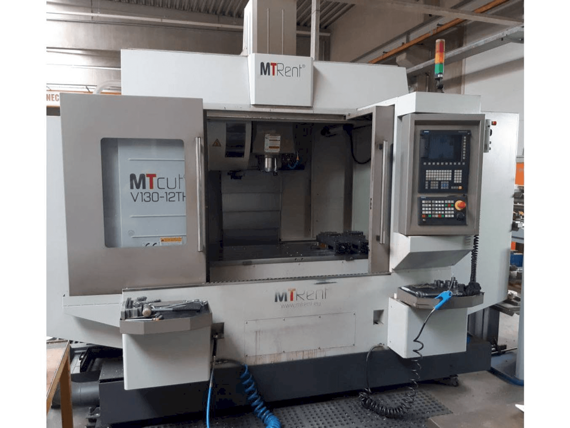 Prikaz stroja MTcut V130-12TH sprijeda
