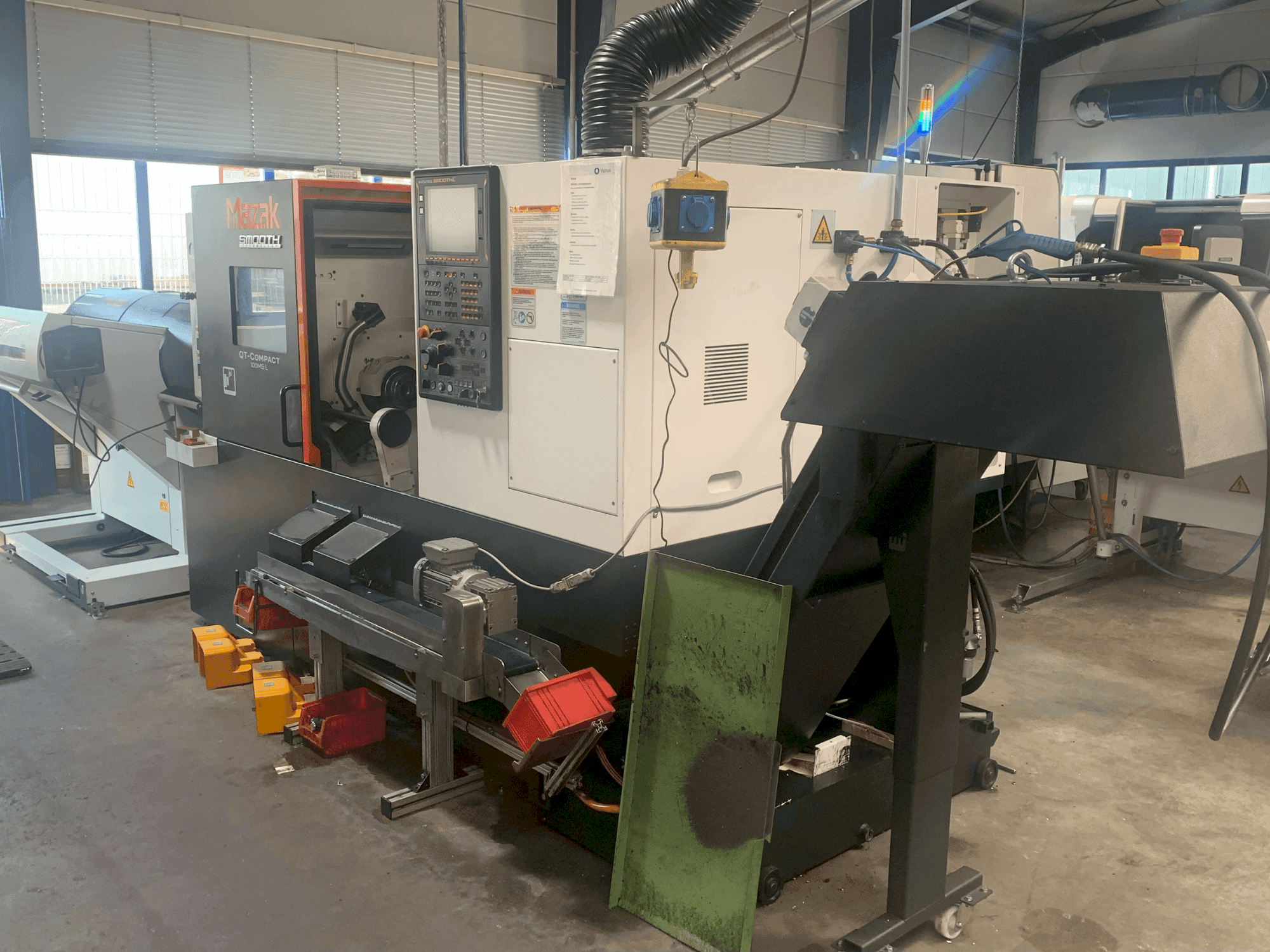 Prikaz stroja Mazak QTC 100 MSL sprijeda