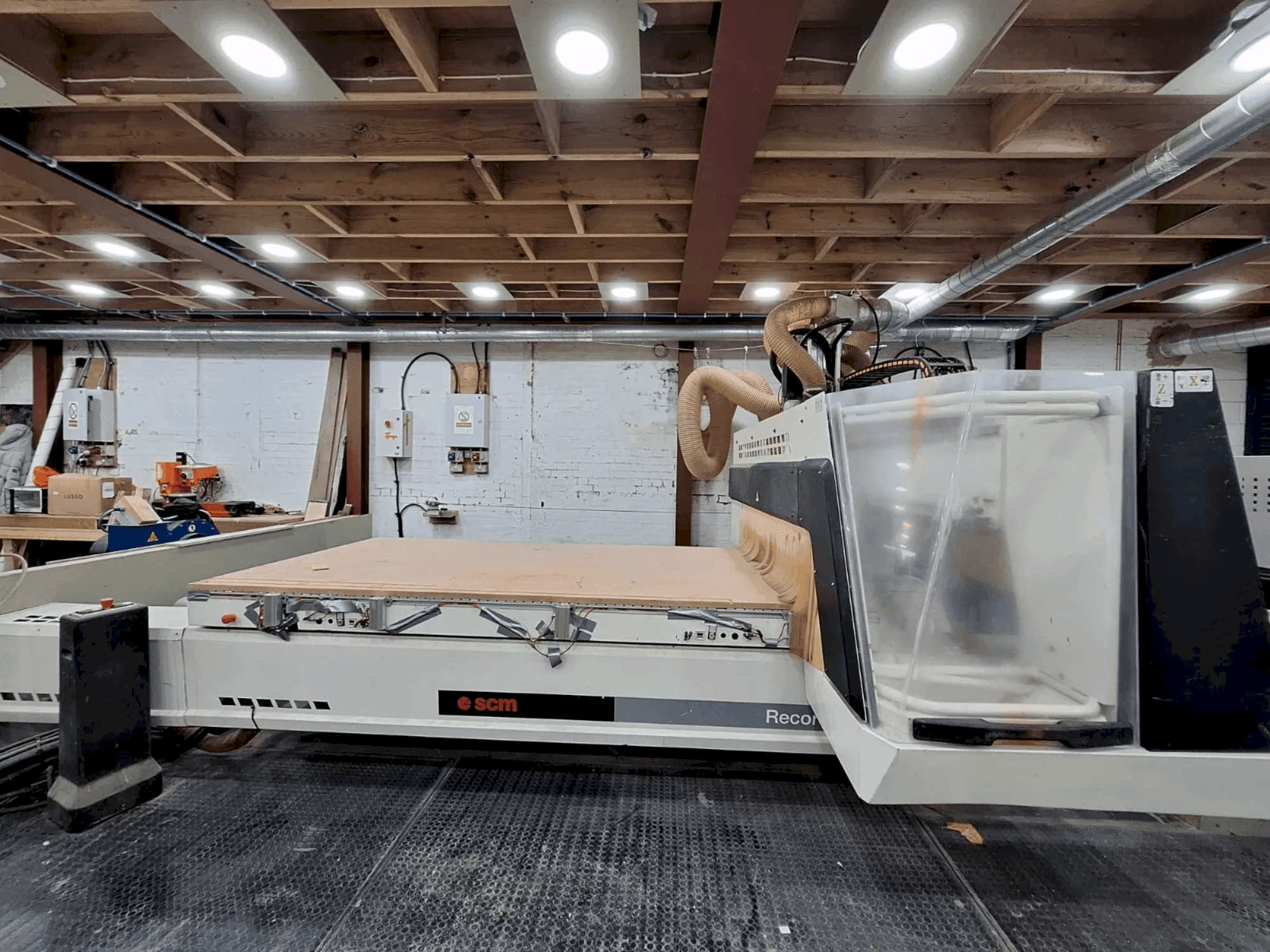 Prikaz stroja SCM Record 125 N sprijeda