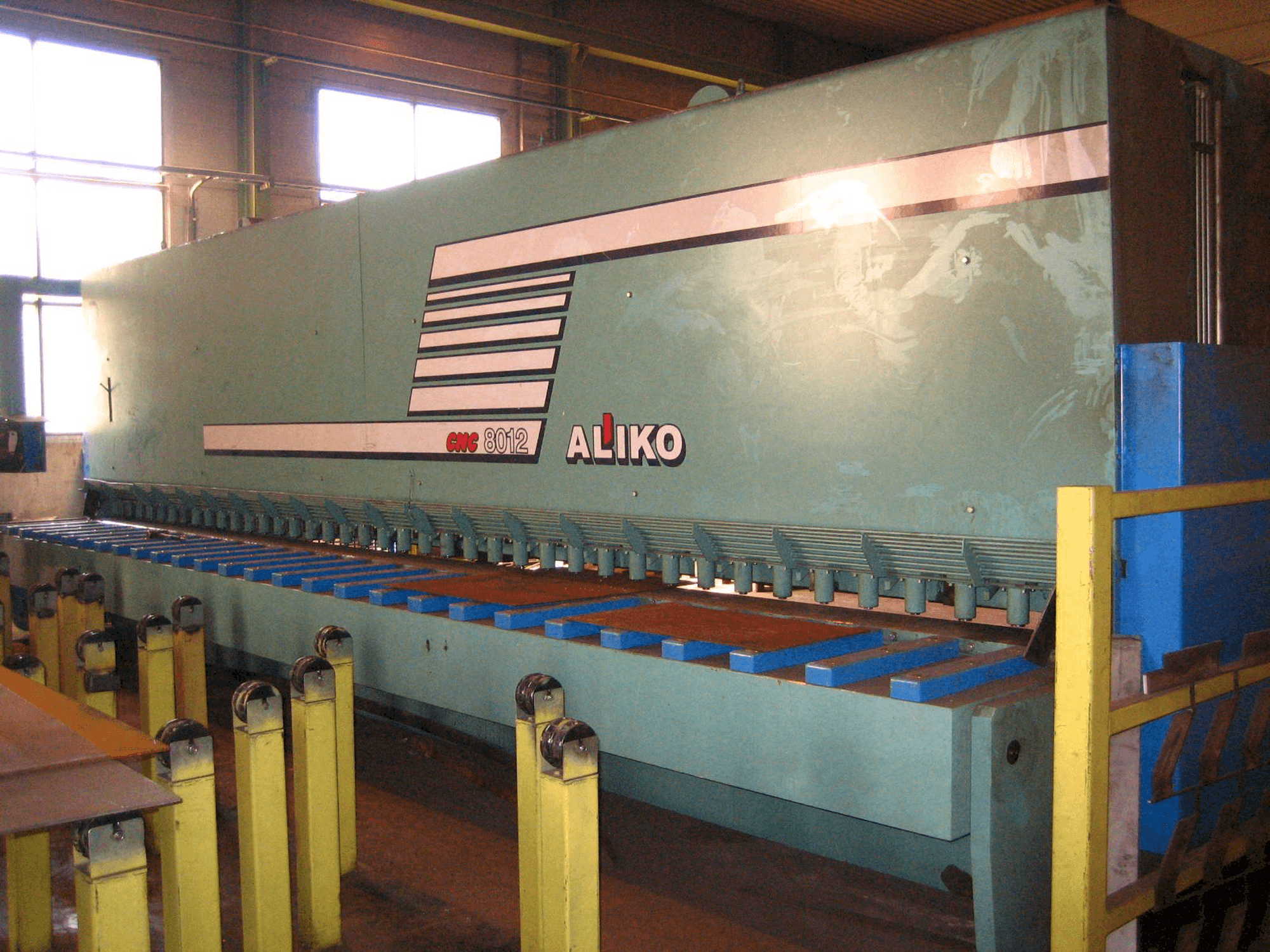 Prikaz stroja ALIKO 8000/12 sprijeda