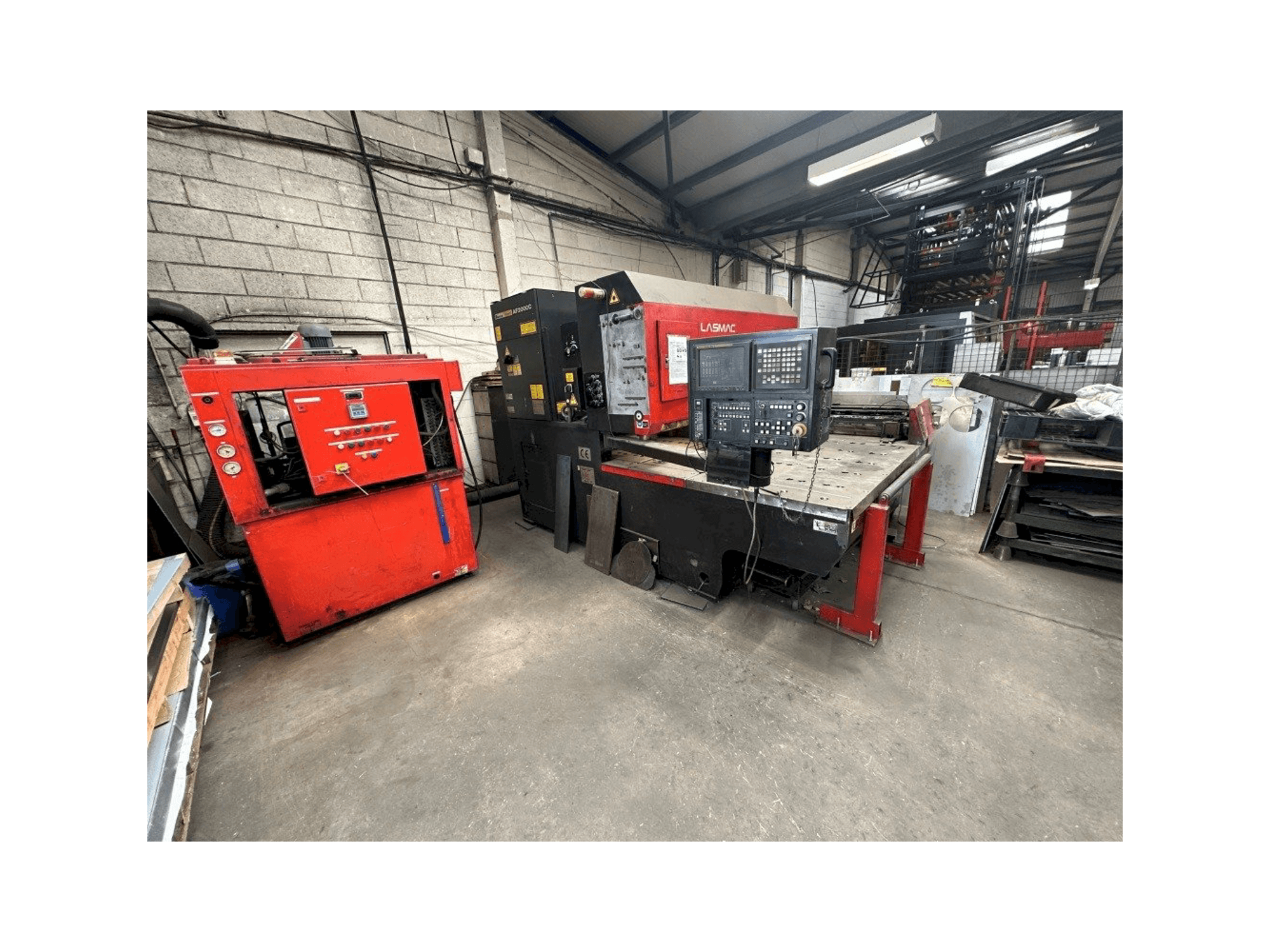 Prikaz stroja AMADA Lasmac LC1212A3 sprijeda