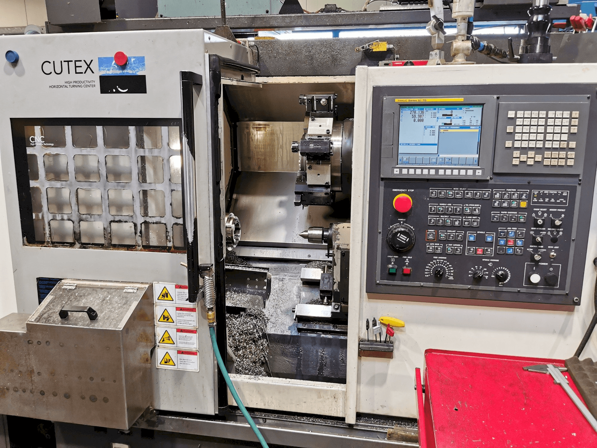 Prikaz stroja HWACHEON CUTEX 160B MC sprijeda