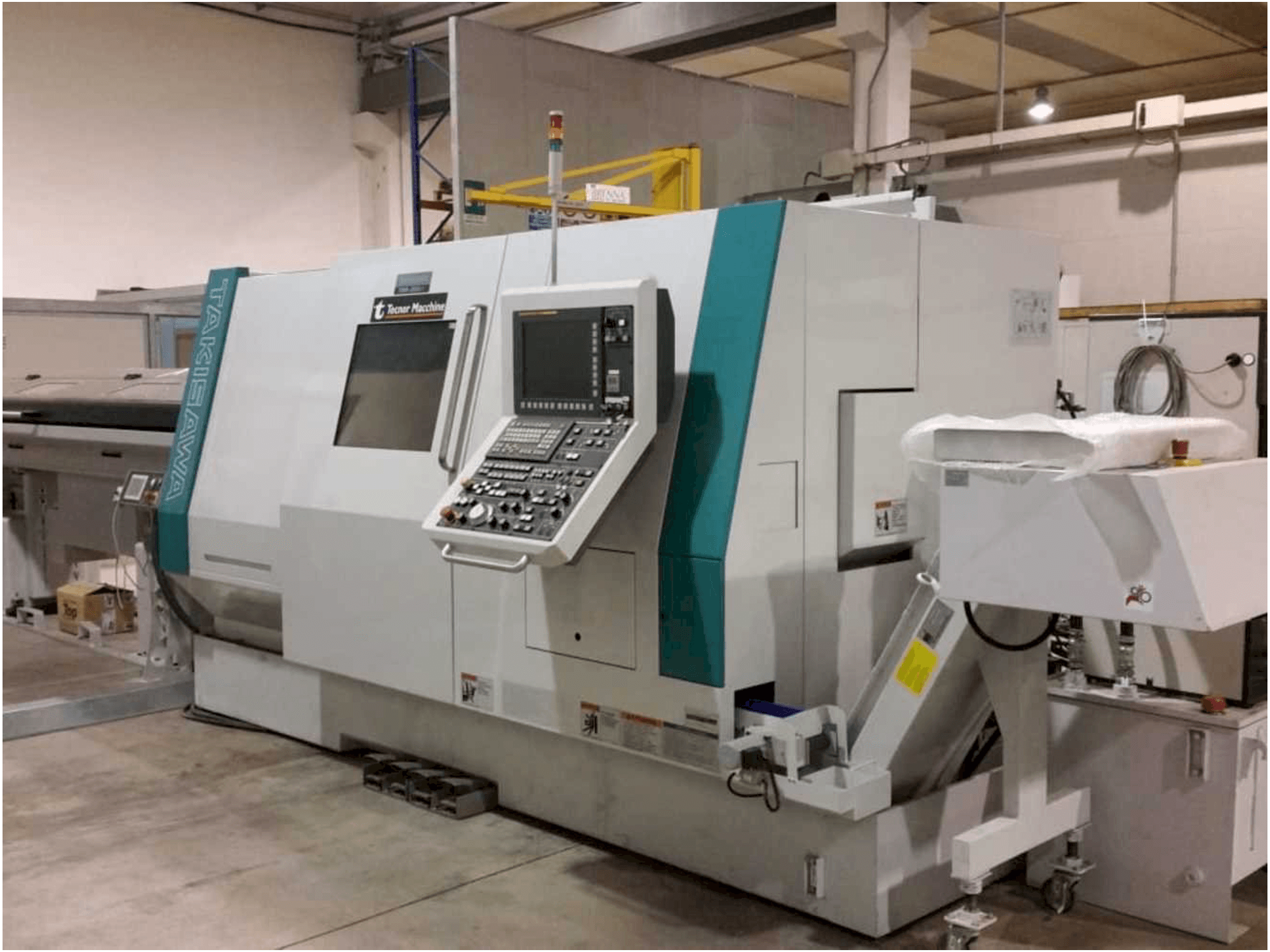 Prikaz stroja Takisawa TMMY-250 M1 sprijeda