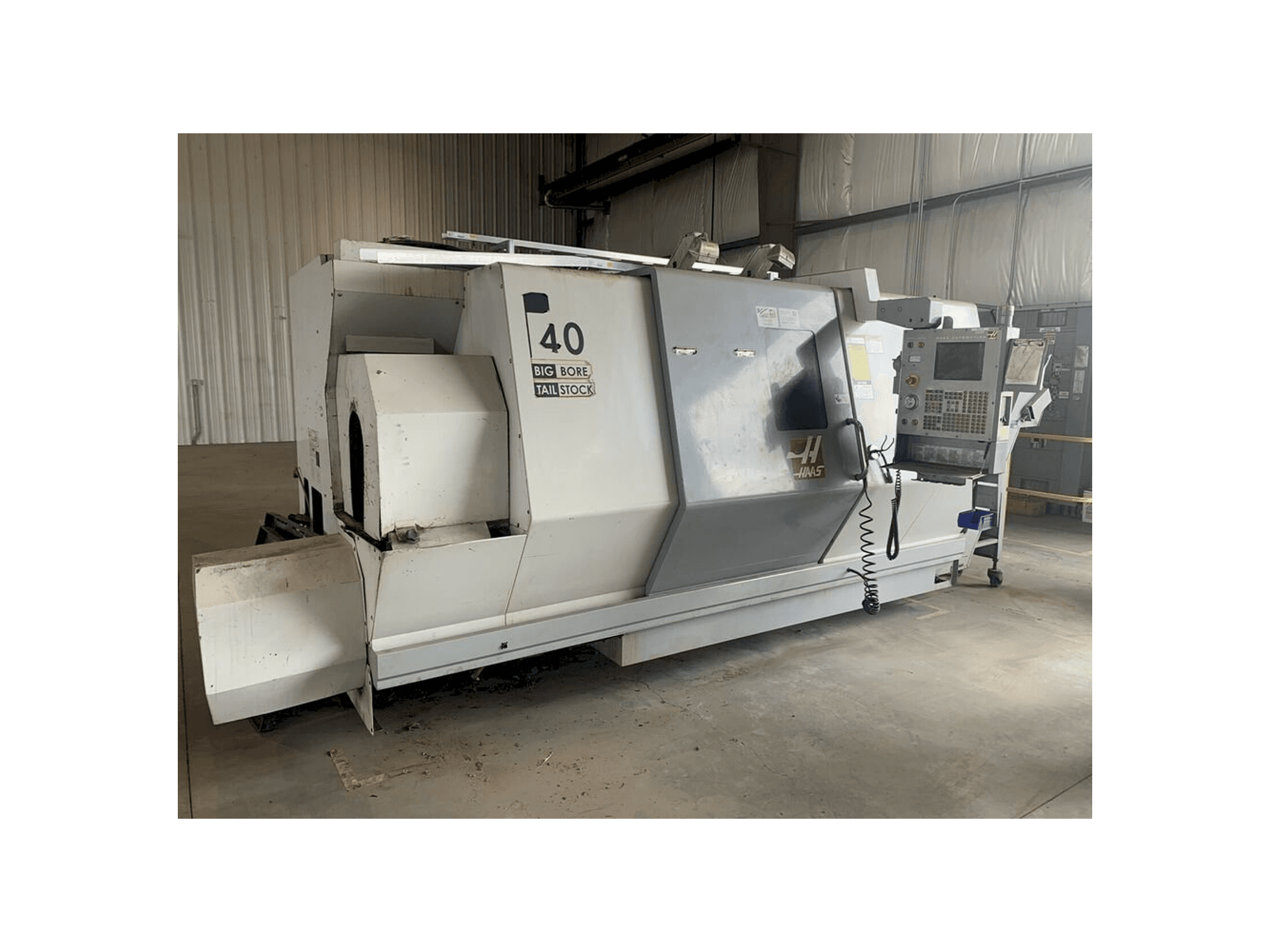 Prikaz stroja HAAS SL-40TB sprijeda