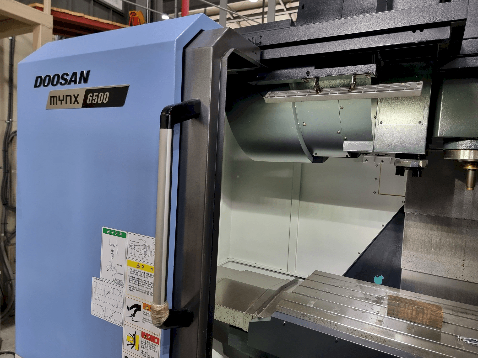 Prikaz stroja DOOSAN MYNX 6500 sprijeda