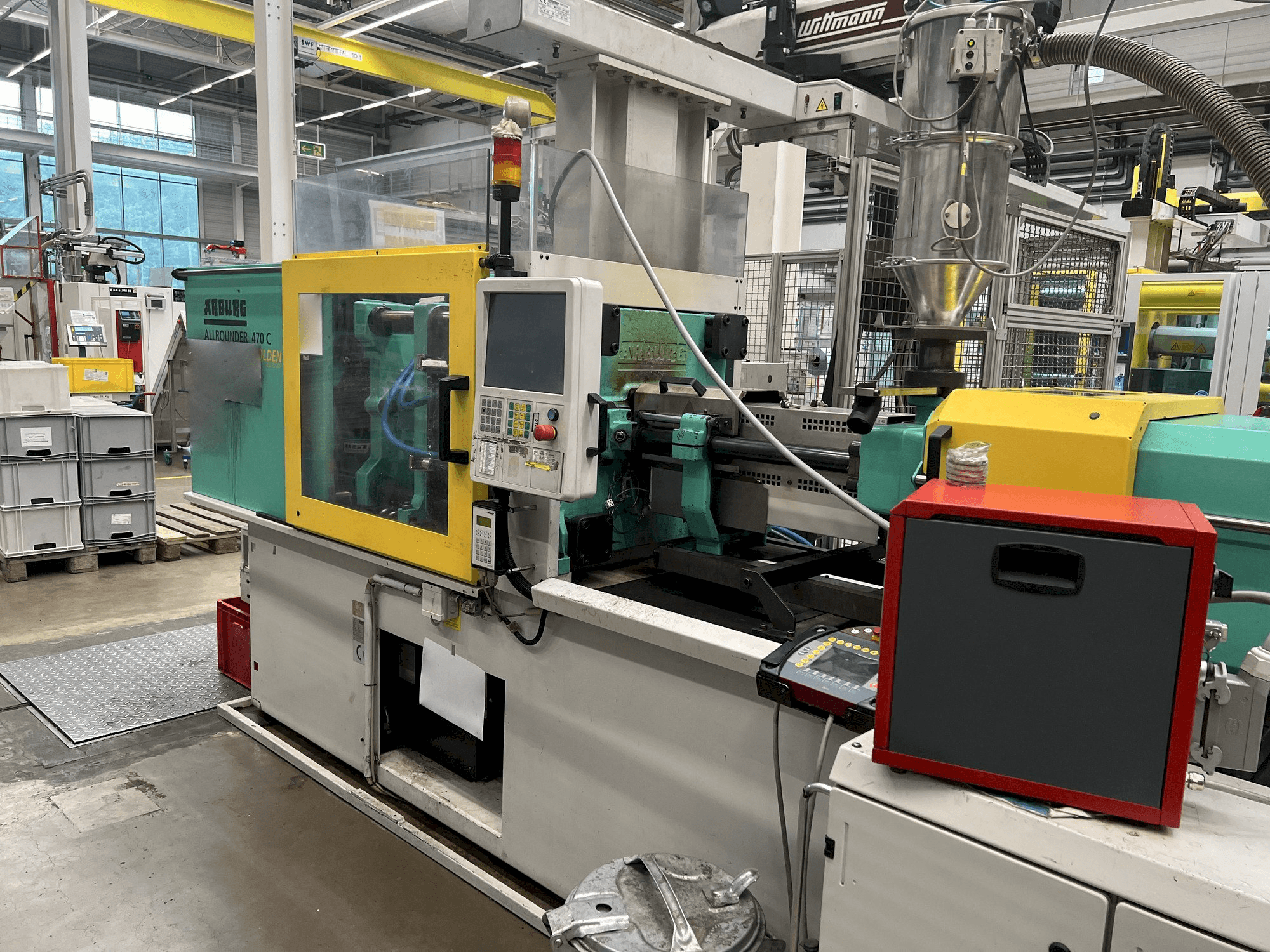 Prikaz stroja Arburg 470C 1500 - 400 sprijeda
