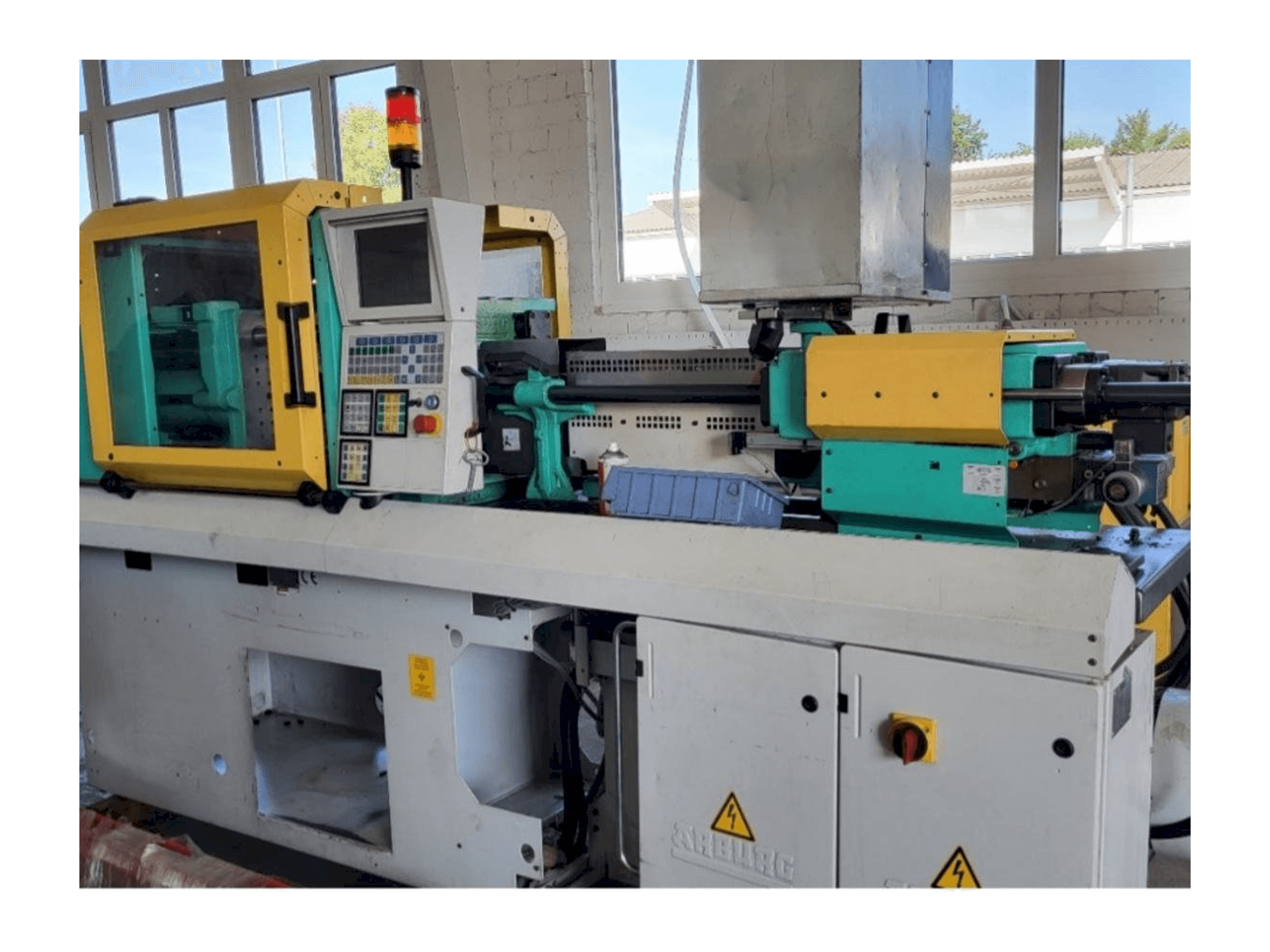 Prikaz stroja Arburg Allrounder 270S 350-150 sprijeda