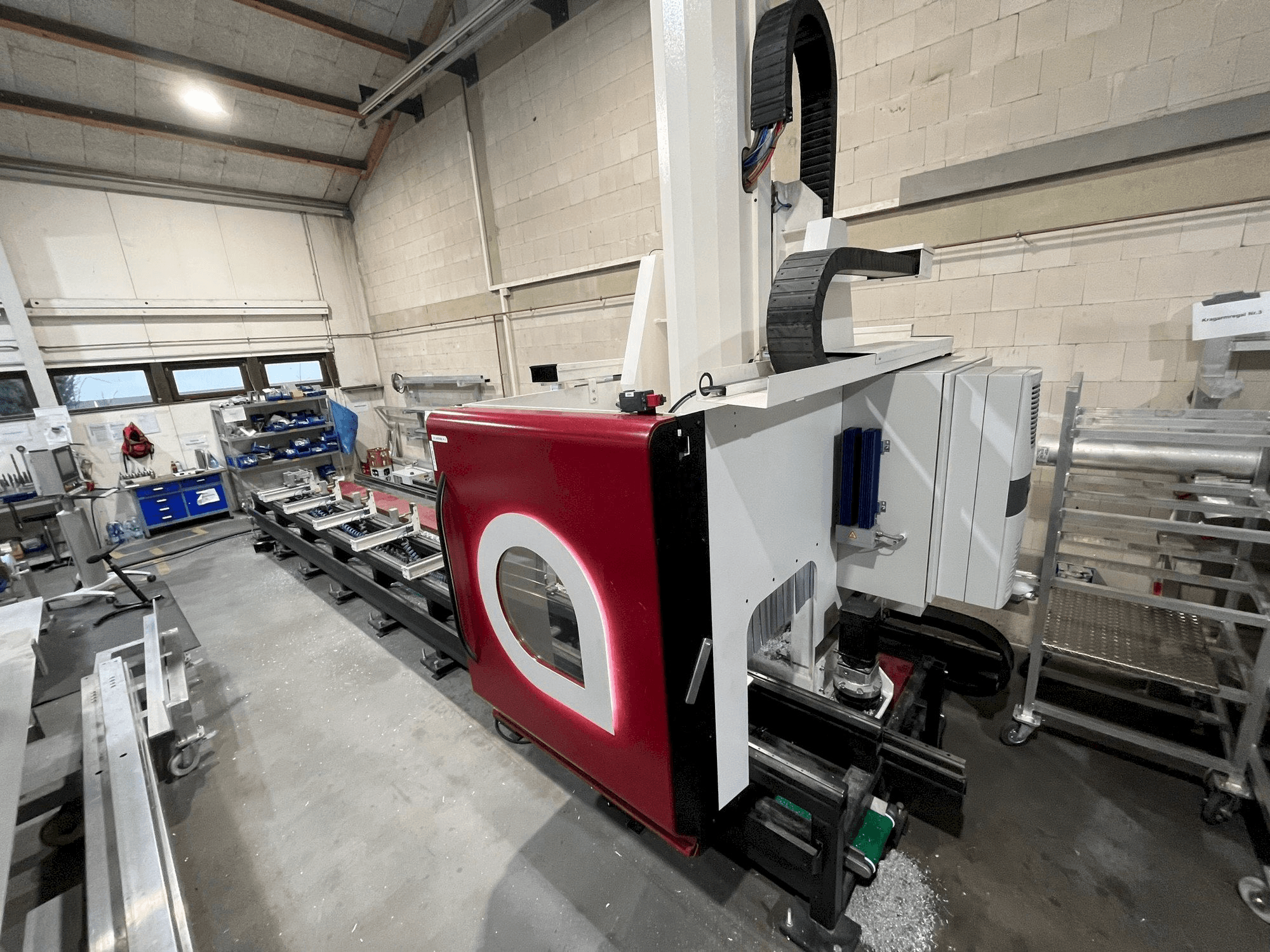 Prikaz stroja Austen AX 607 sprijeda