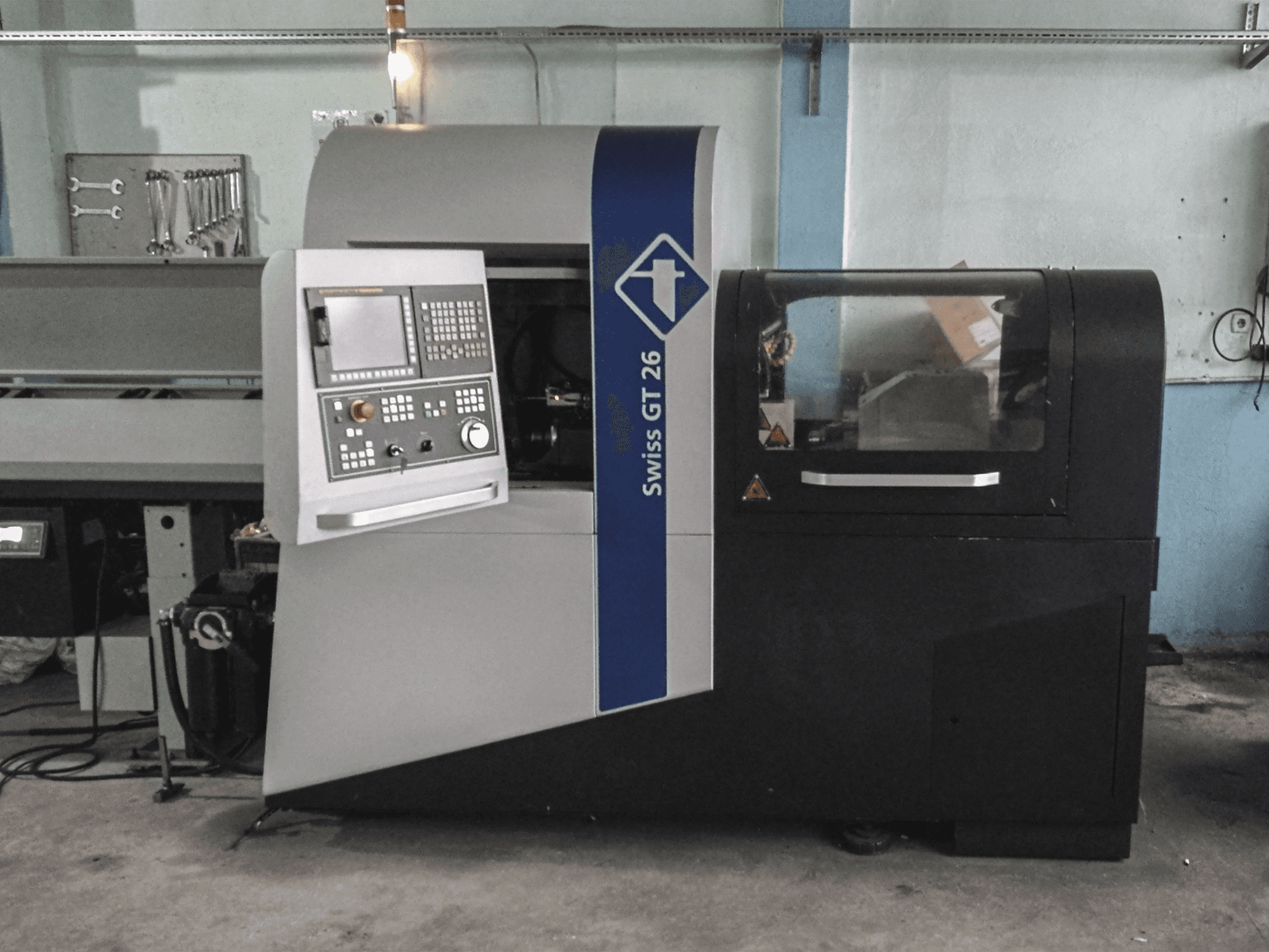 Prikaz stroja Tornos SWISS GT 26 sprijeda