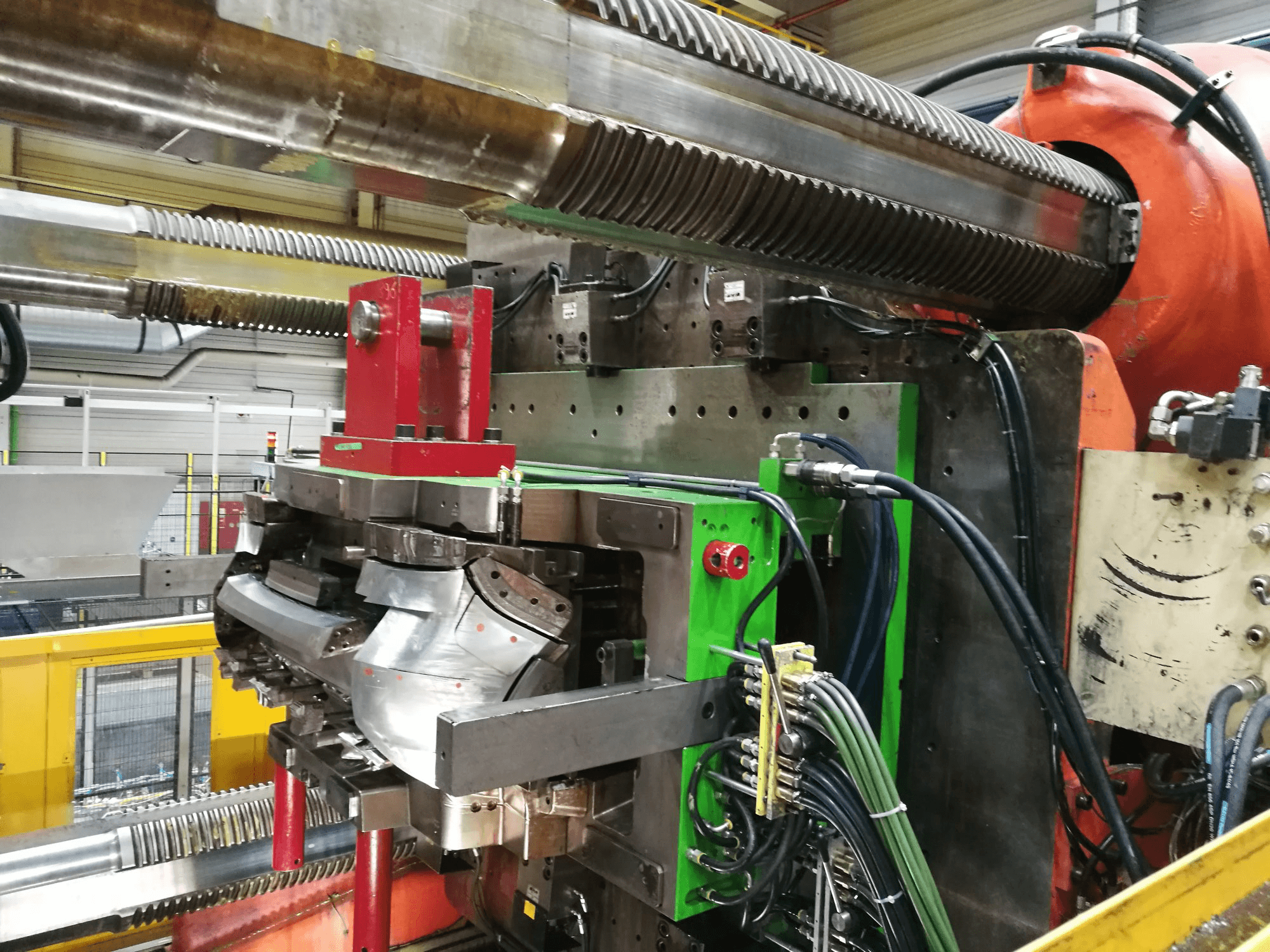 Prikaz stroja Husky EL 4000 RS 170/145 slijeva