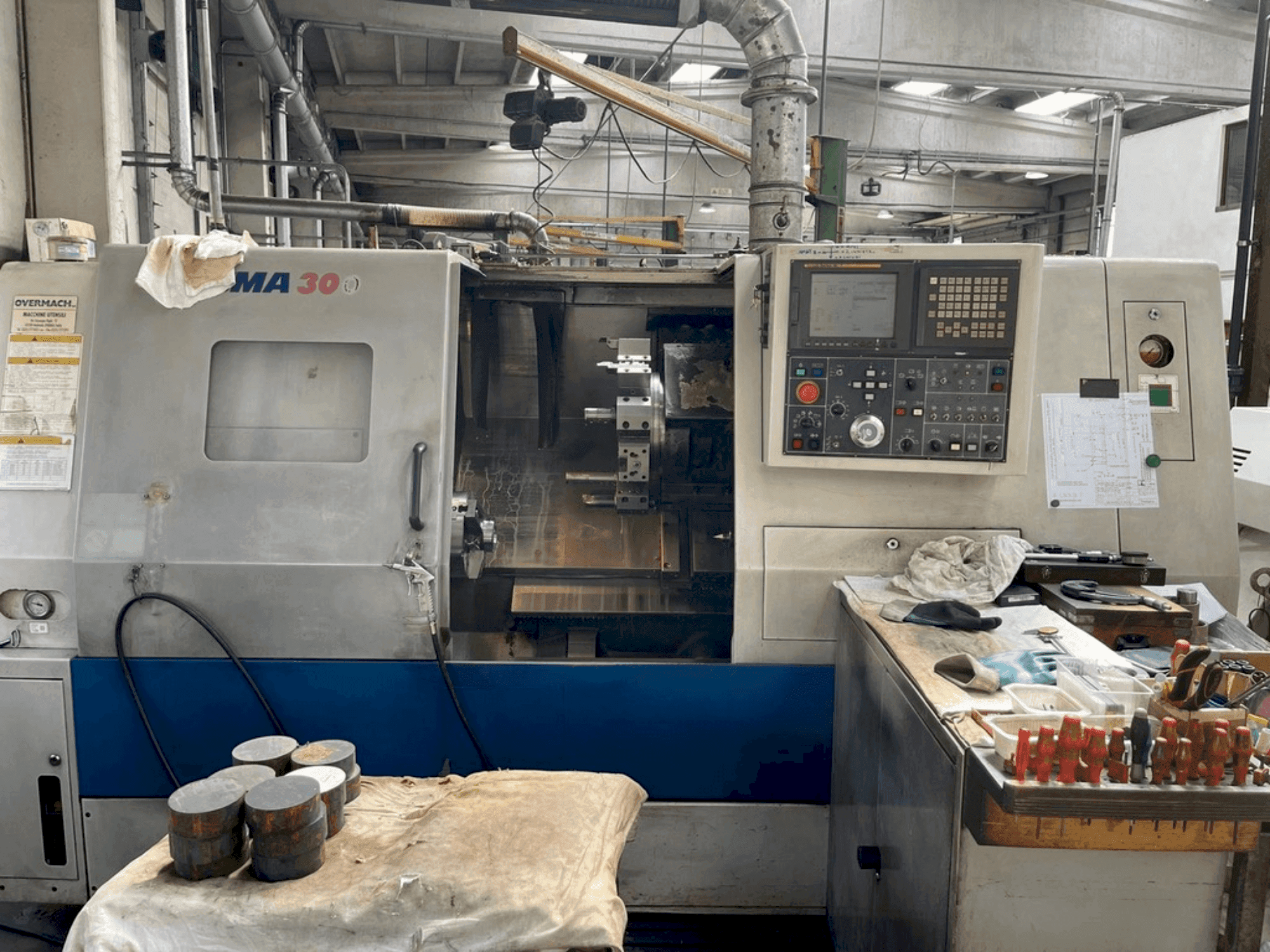 Prikaz stroja DAEWOO PUMA 300B sprijeda