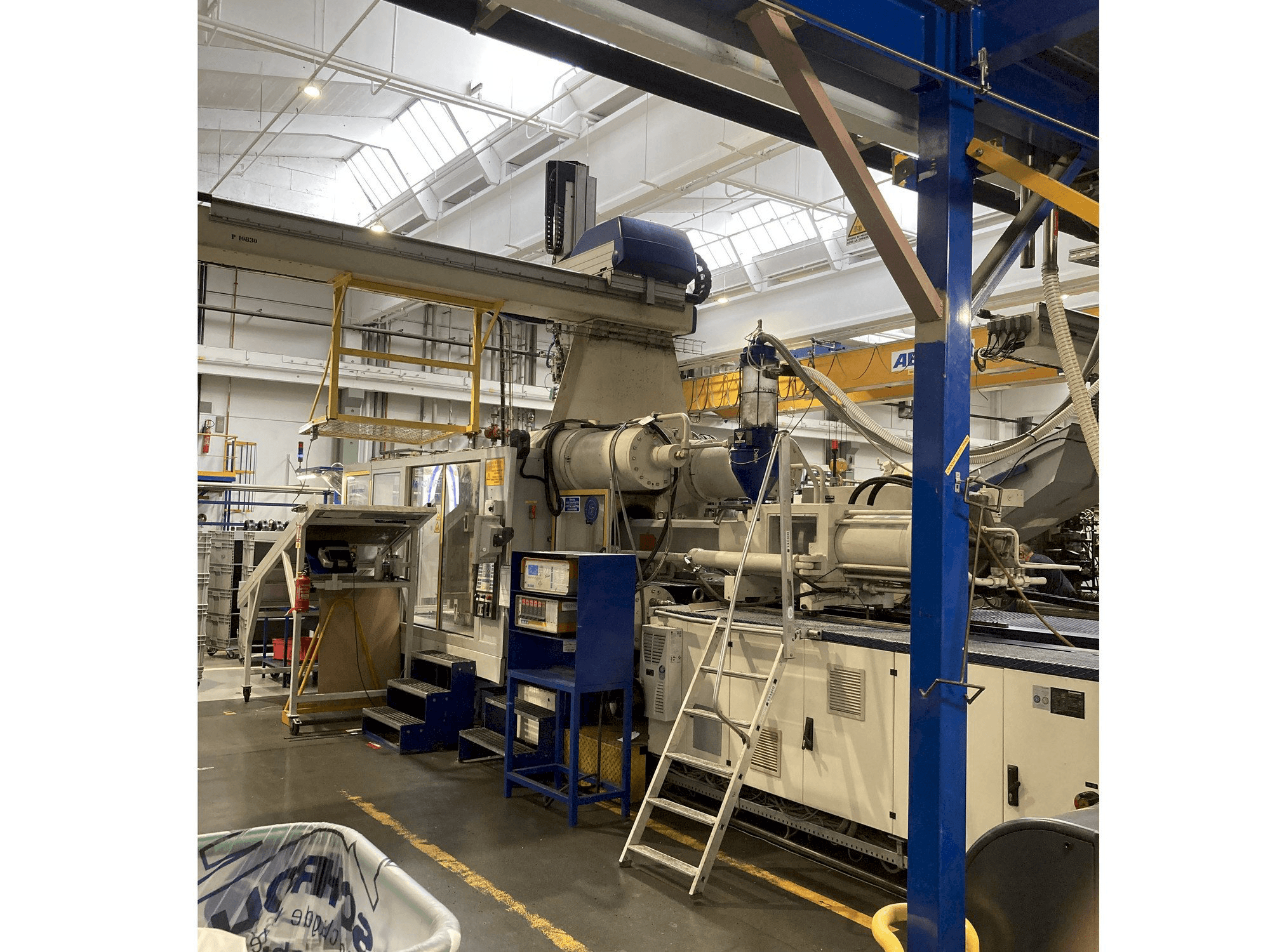 Prikaz stroja Krauss Maffei 650 – 2700 C1 sprijeda