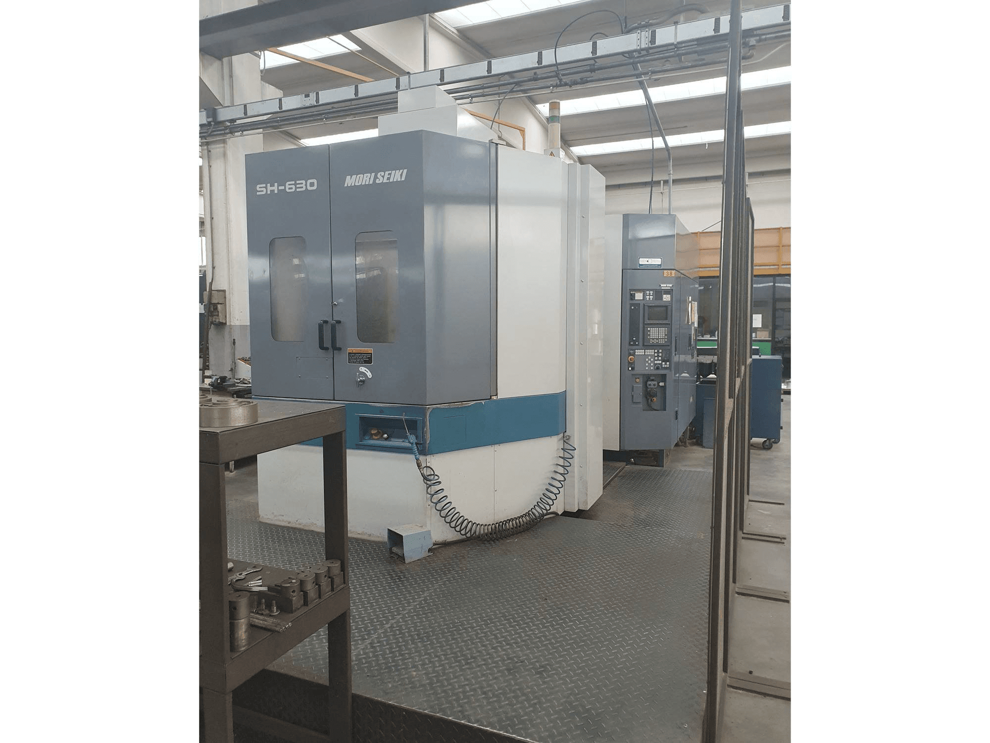 Prikaz stroja MORI SEIKI SH-630 sprijeda