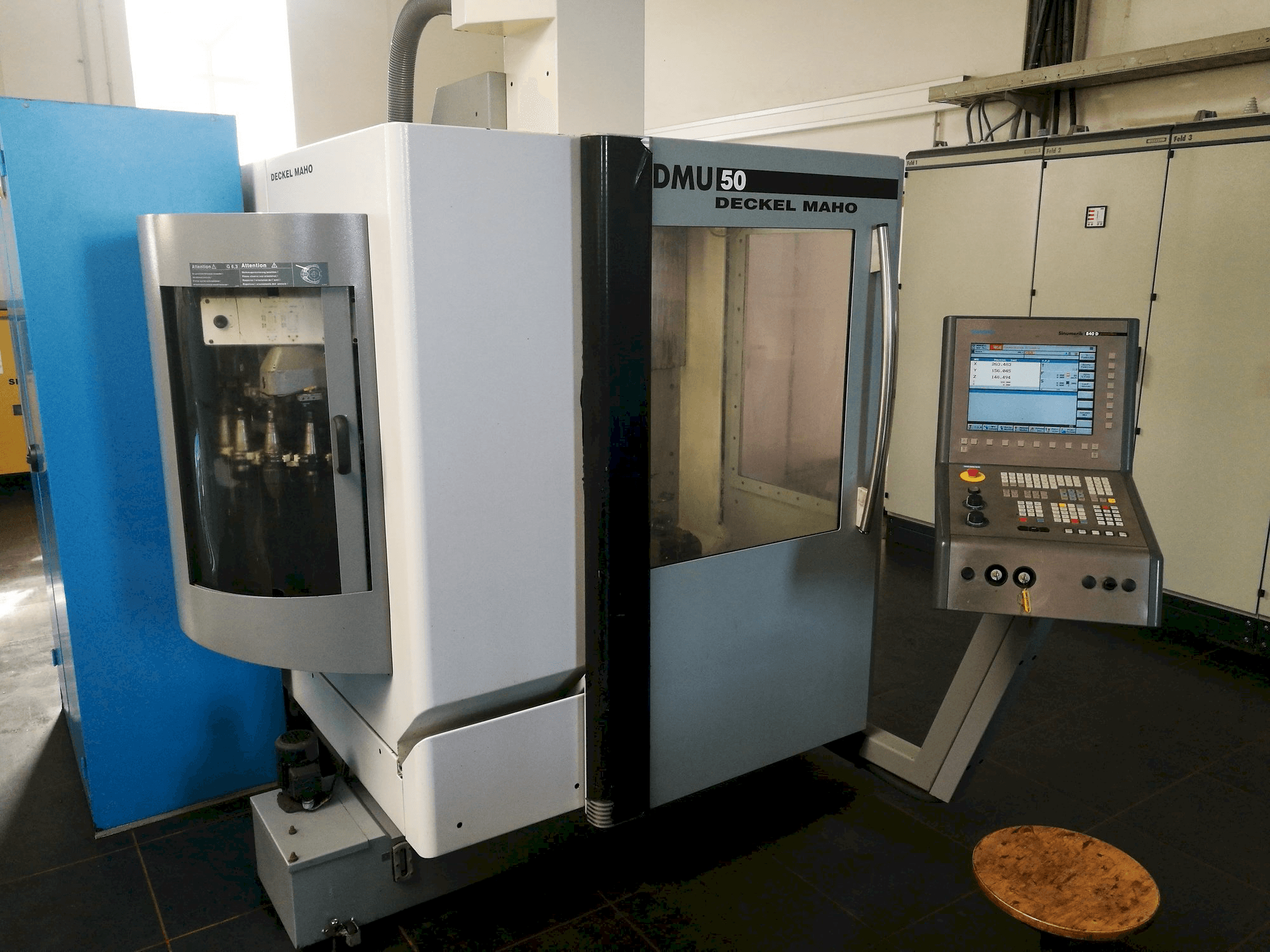 Prikaz stroja DECKEL MAHO DMU 50 sprijeda