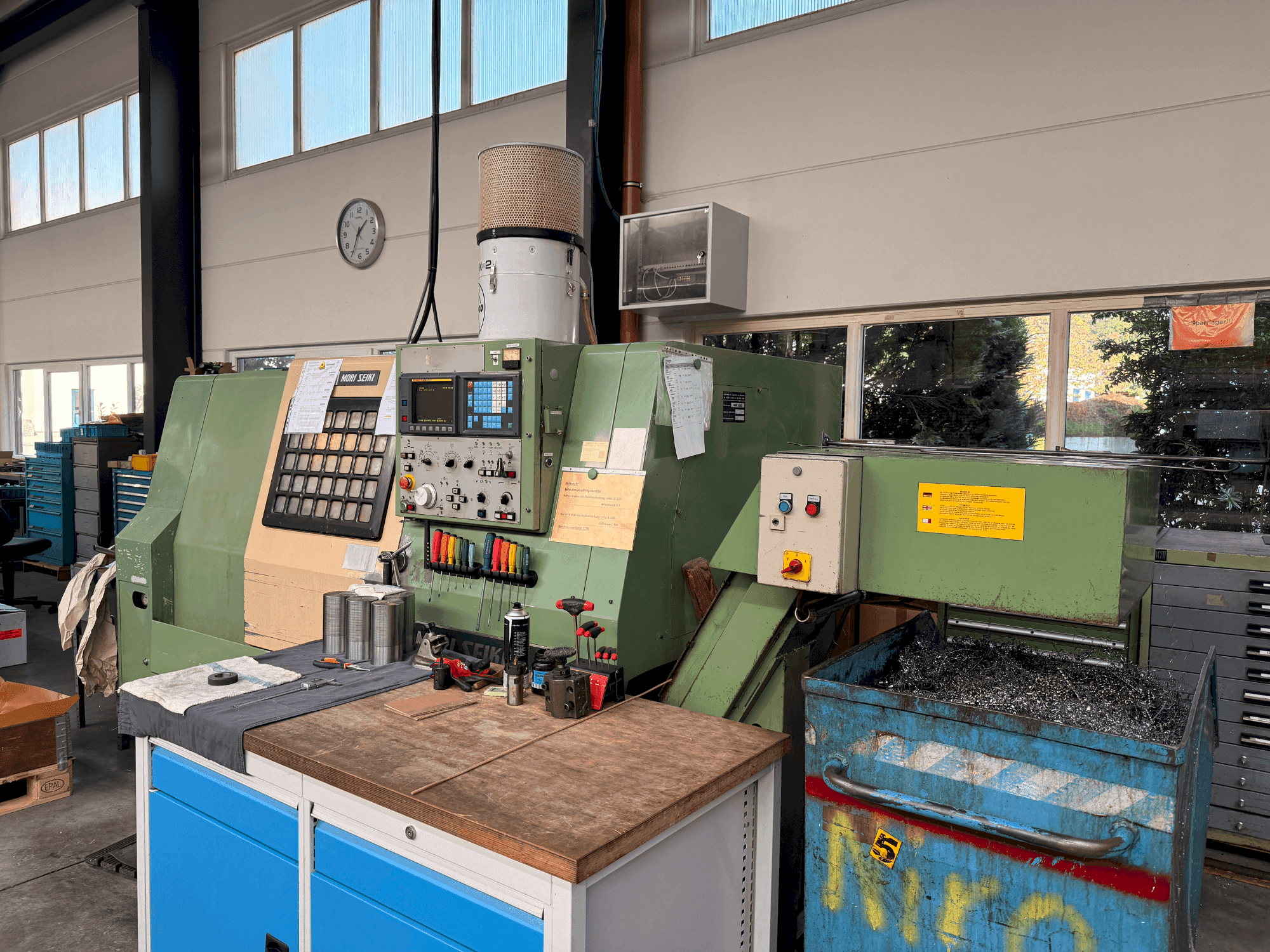 Prikaz stroja MORI SEIKI SL 25 (1989) sprijeda