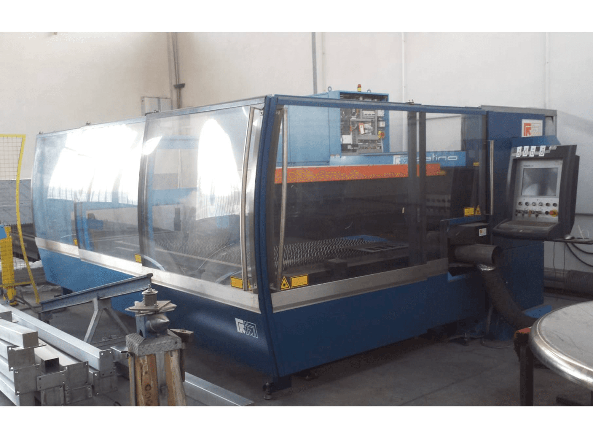 Prikaz stroja Prima Industrie Platino 1530 sprijeda
