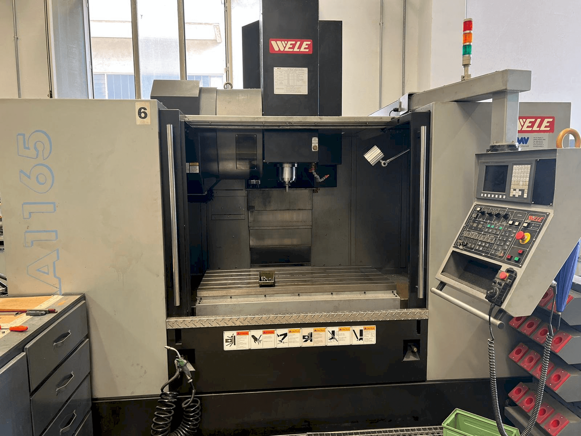 Prikaz stroja Wele AA1165 sprijeda