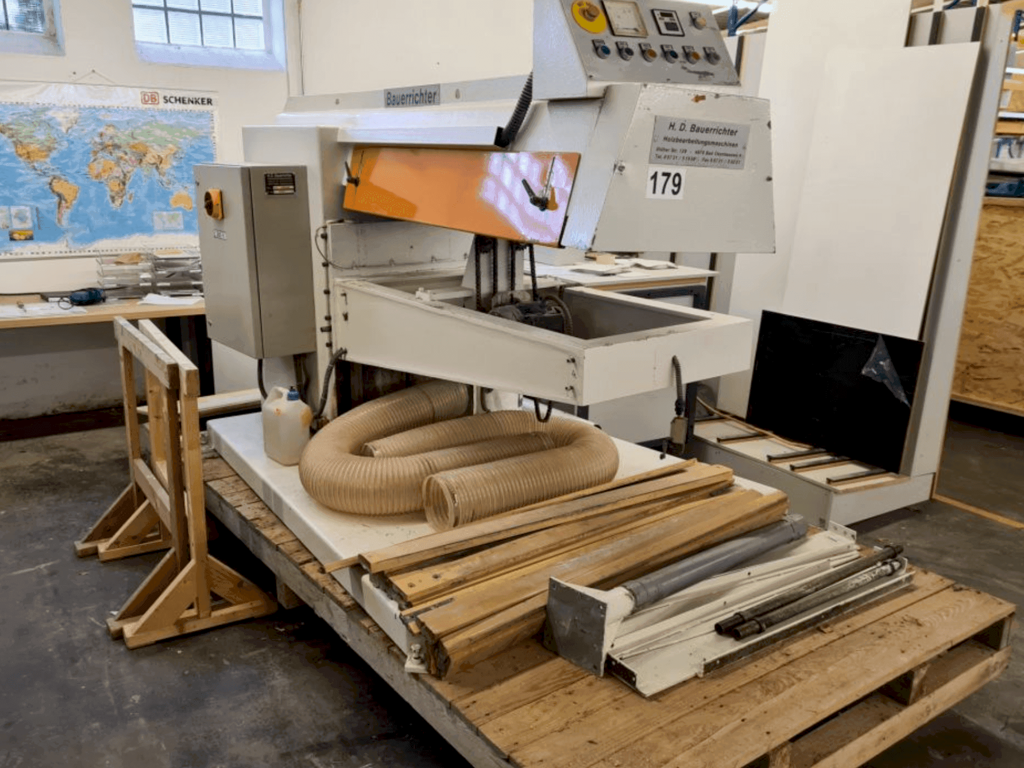 Prikaz stroja BAUERRICHTER SL1 1350X3500 sprijeda