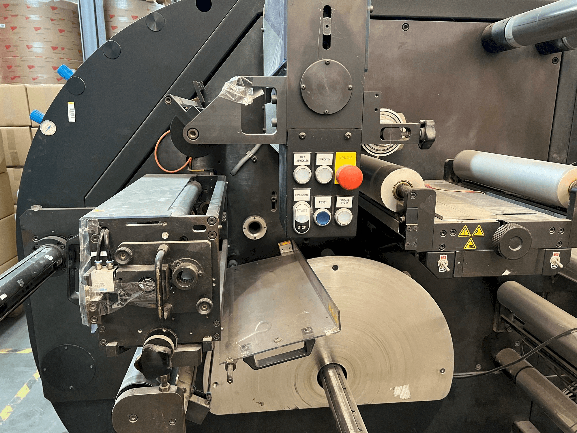 Prikaz stroja FLEXOR 380B sprijeda