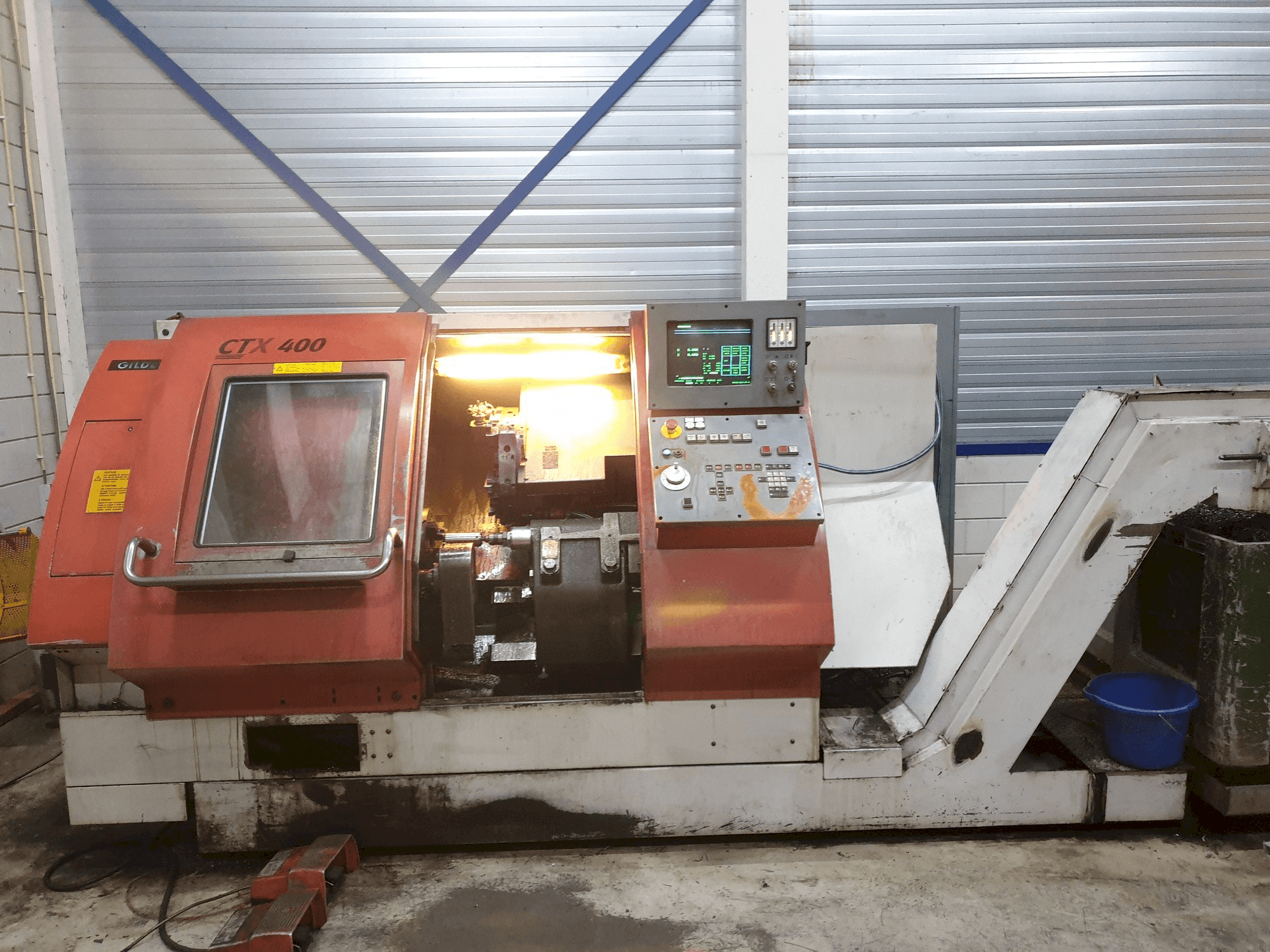 Prikaz stroja Gildemeister CTX 400 sprijeda