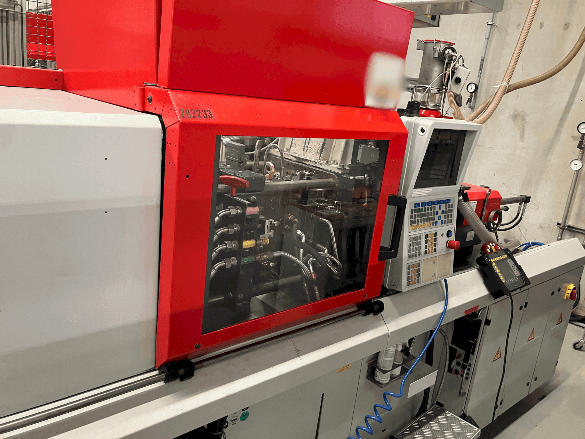 Prikaz stroja Arburg Allrounder 320 S 500-150 sprijeda