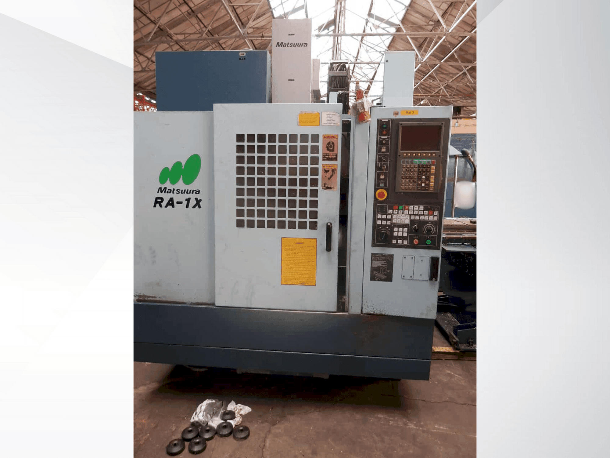 Prikaz stroja Matsuura RA-1X Twin Pallet sprijeda
