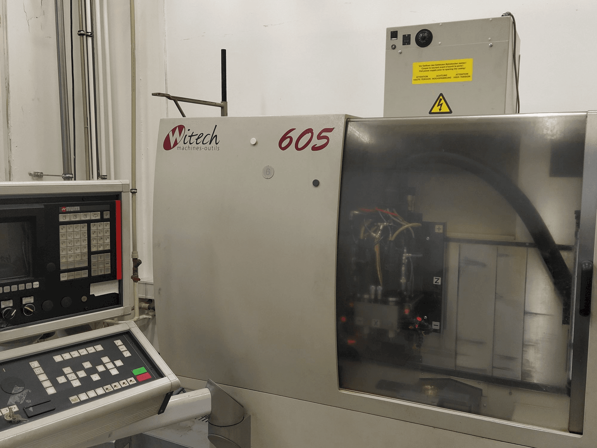 Prikaz stroja Witech 605 sprijeda