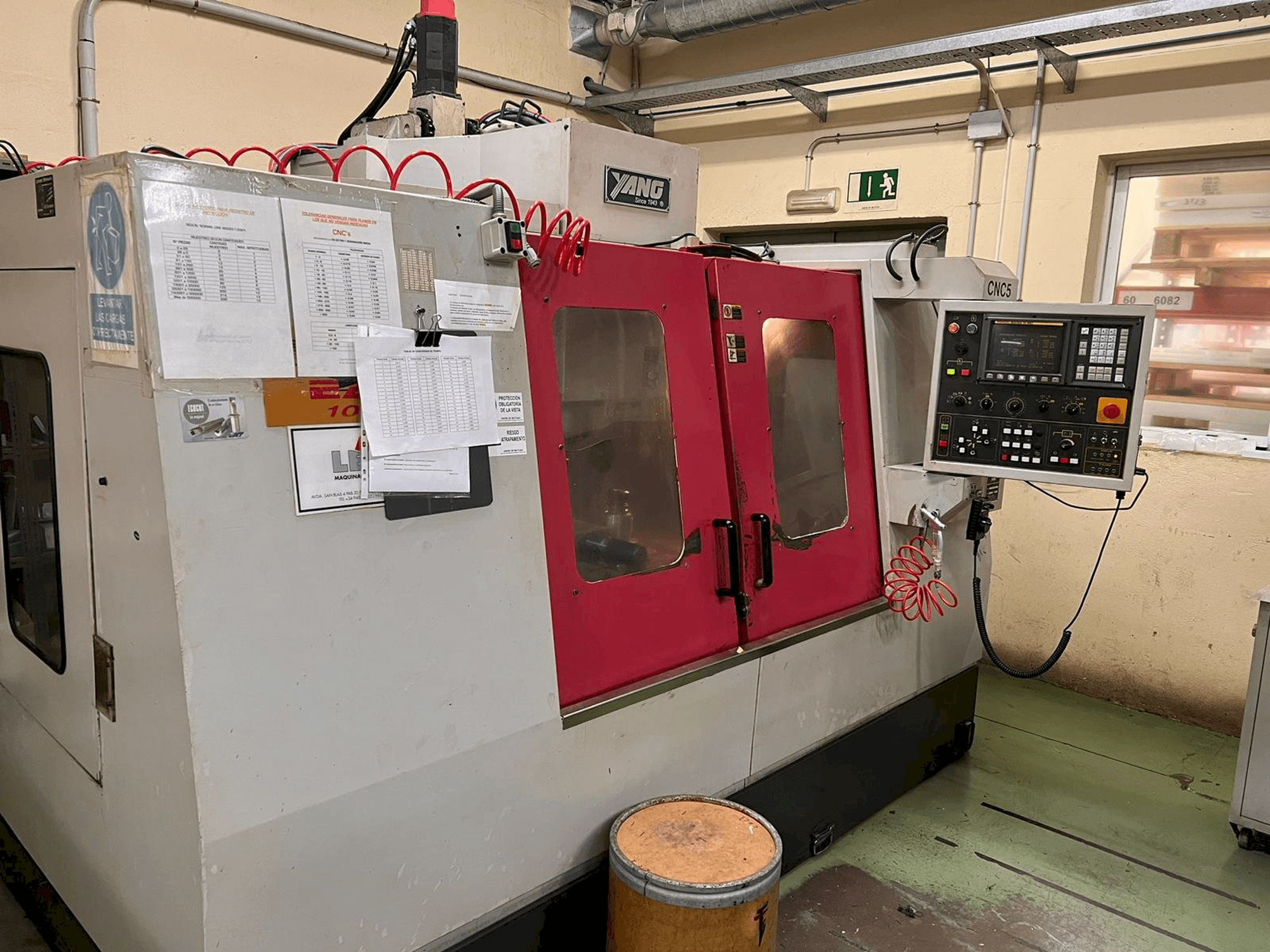 Prikaz stroja Yang SMV -1000 sprijeda