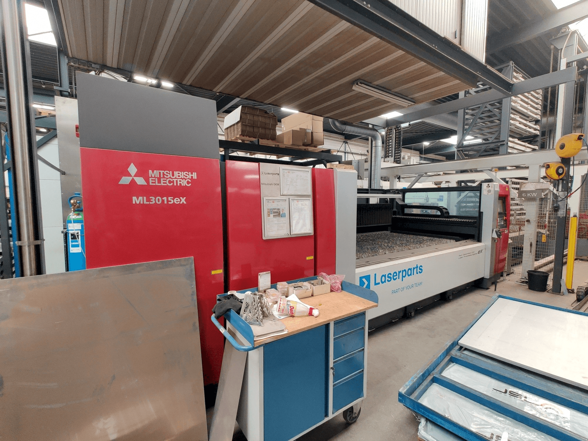 Prikaz stroja Mitsubishi ML3015eX(S2)-60XF slijeva