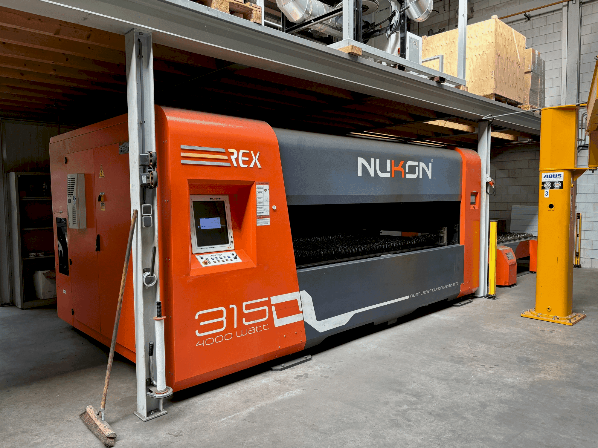 Prikaz stroja NUKON REX PP 315 4kW sprijeda