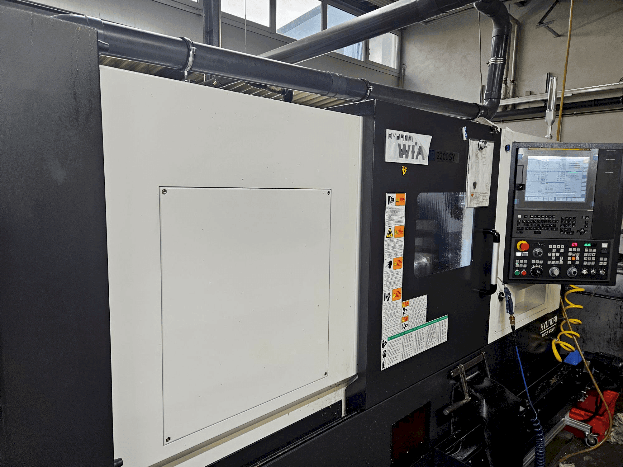 Prikaz stroja Hyundai HD2200SY sprijeda