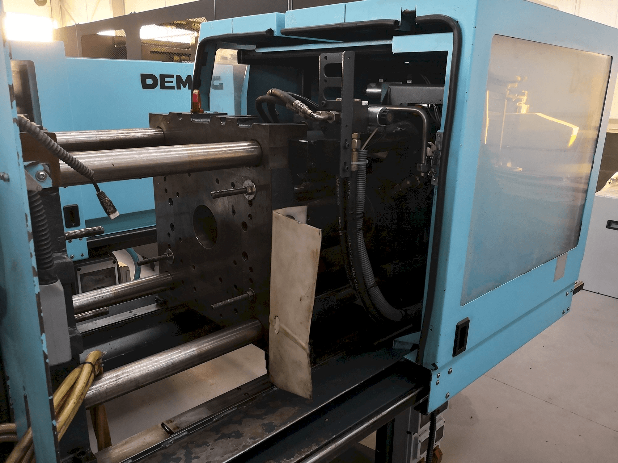 Radni prostor stroja DEMAG Ergotech 80/400 viva