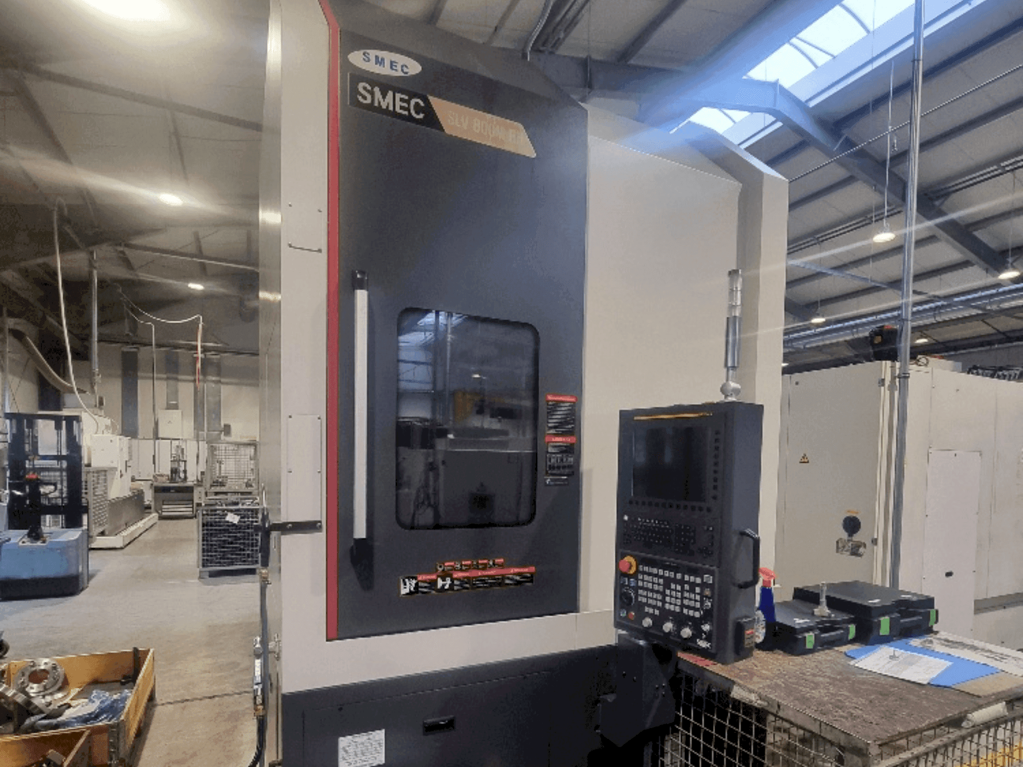 Prikaz stroja SMEC SLV800MR sprijeda