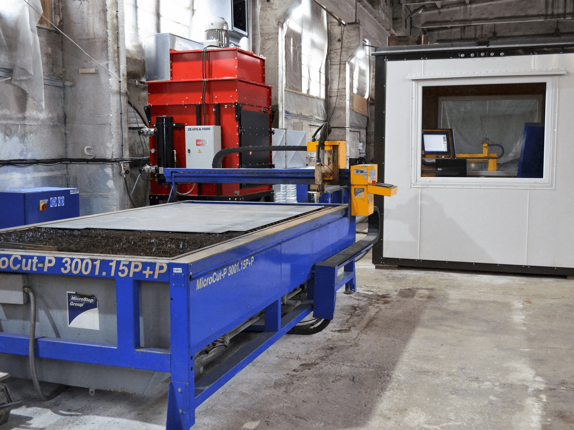 Prikaz stroja MicroStep MicroCut-P 3001.15 P+P sprijeda