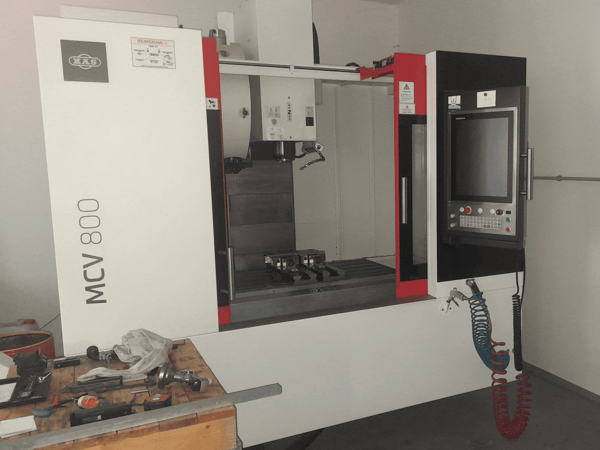 Prikaz stroja KOVOSVIT MAS MCV 800 QUICK (2022) sprijeda