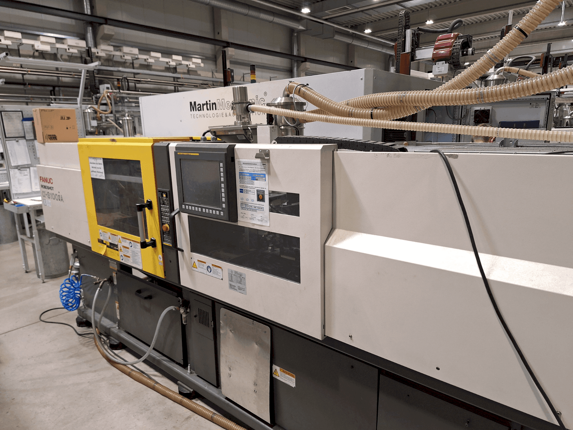 Prikaz stroja FANUC Roboshot S100iA sprijeda
