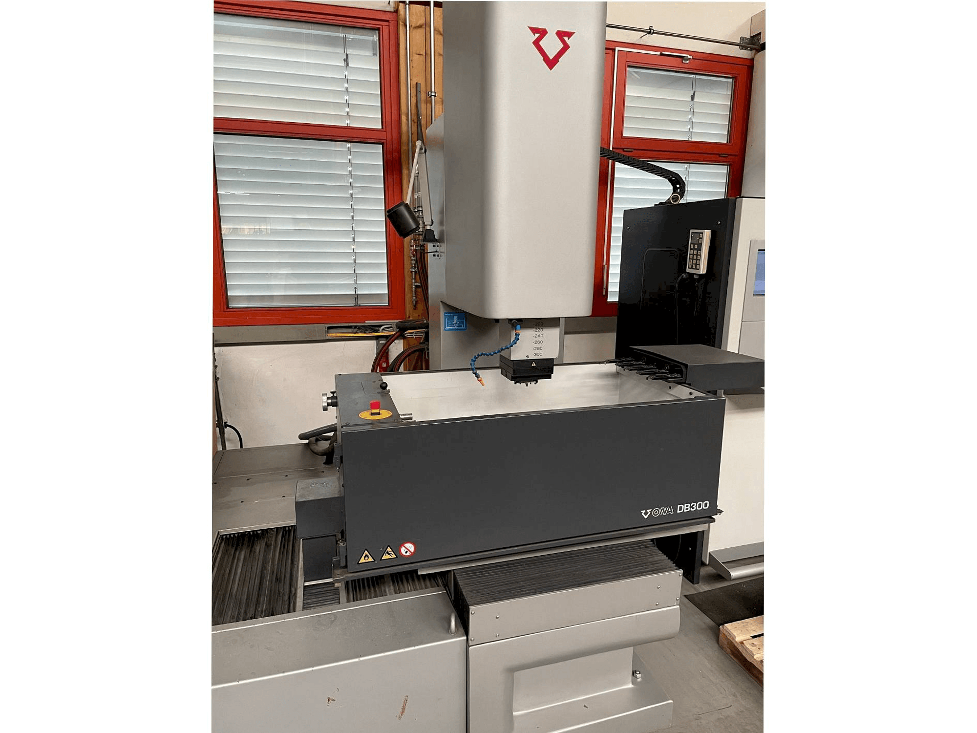 Prikaz stroja ONA D830 sprijeda