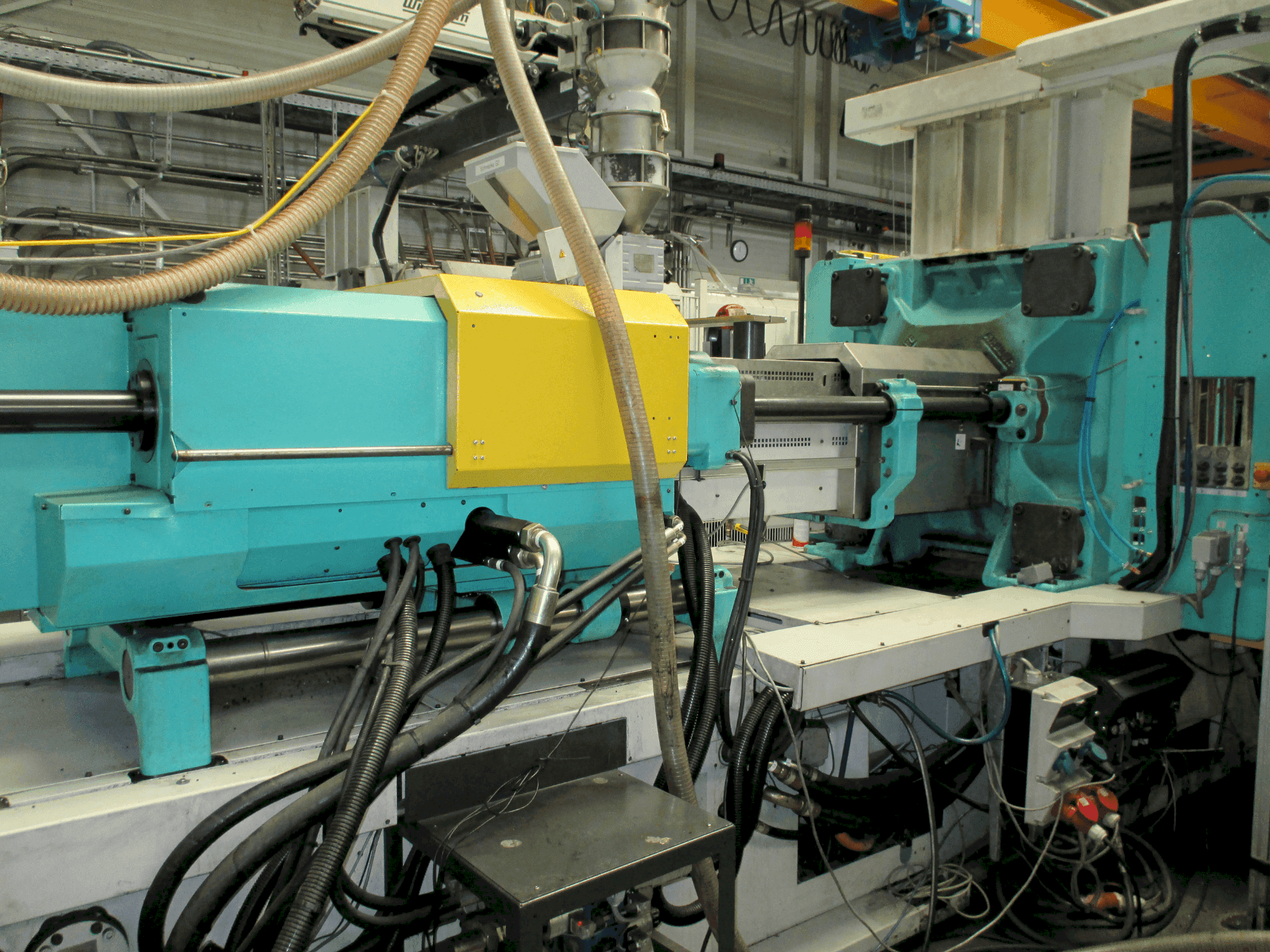 Prikaz stroja Arburg Allrounder Selecta 720 S 3200-2100 sprijeda