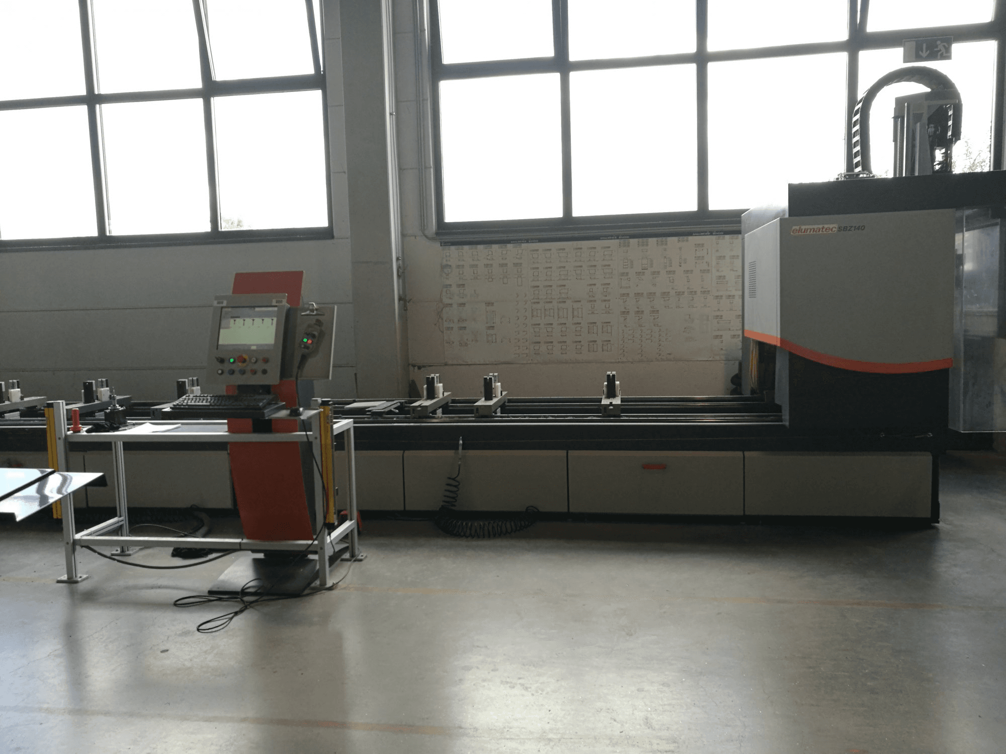 Prikaz stroja elumatec SBZ 140 sprijeda