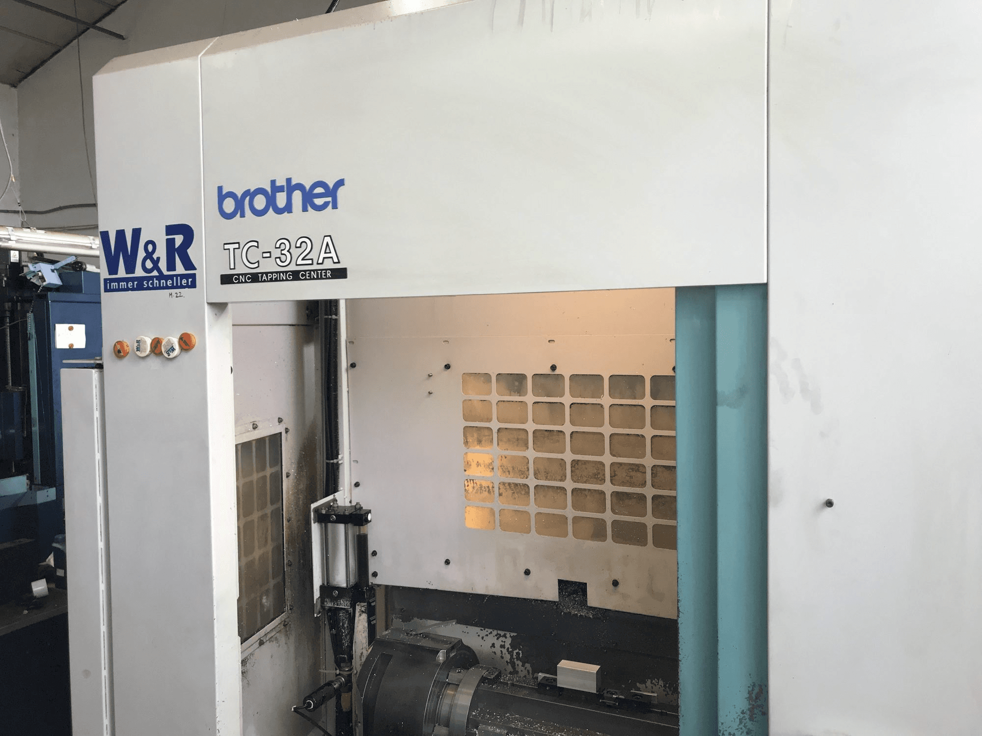 Prikaz stroja Brother TC-32A sprijeda