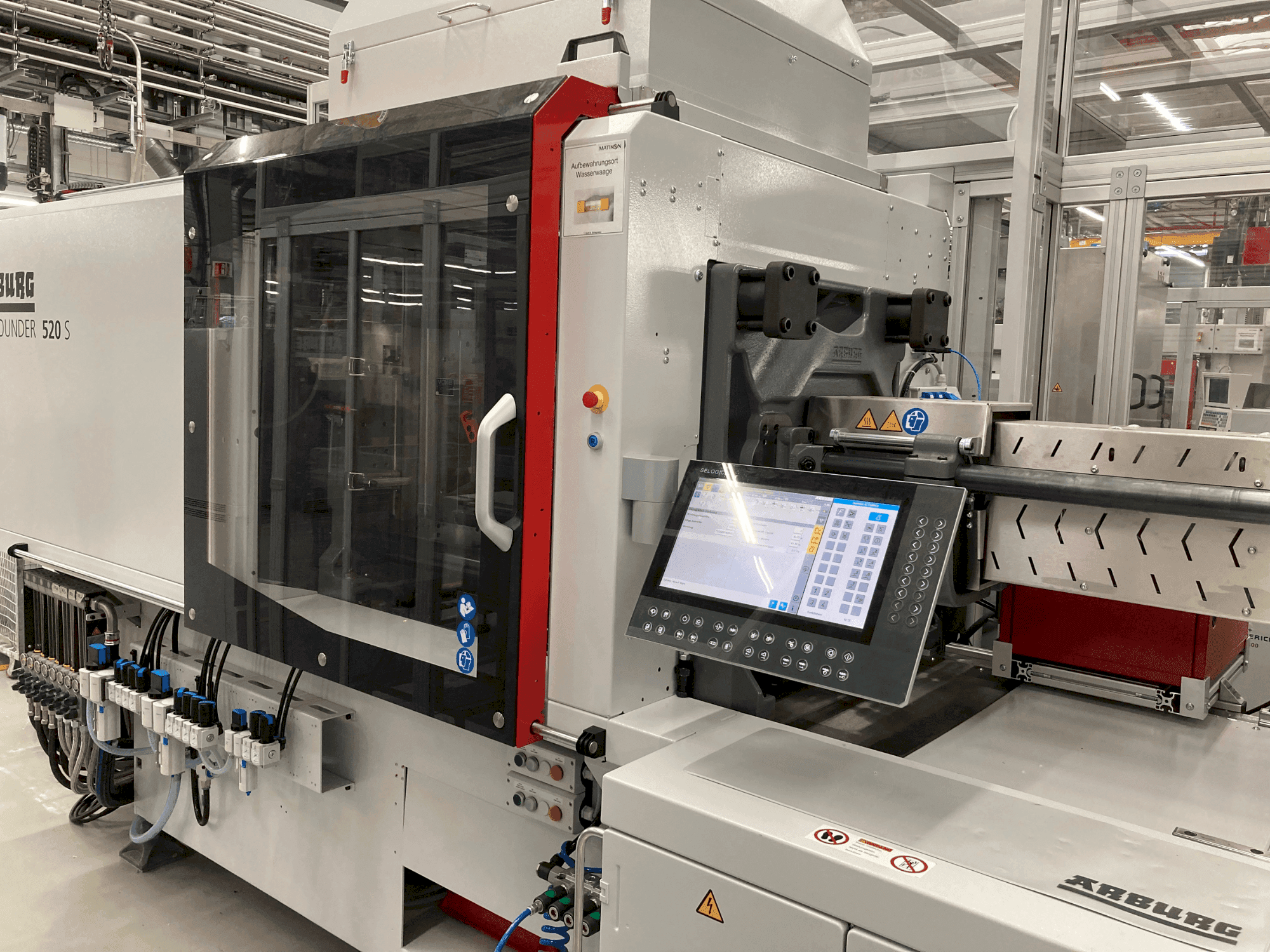 Prikaz stroja Arburg Allrounder 520 S 1600-400 sprijeda