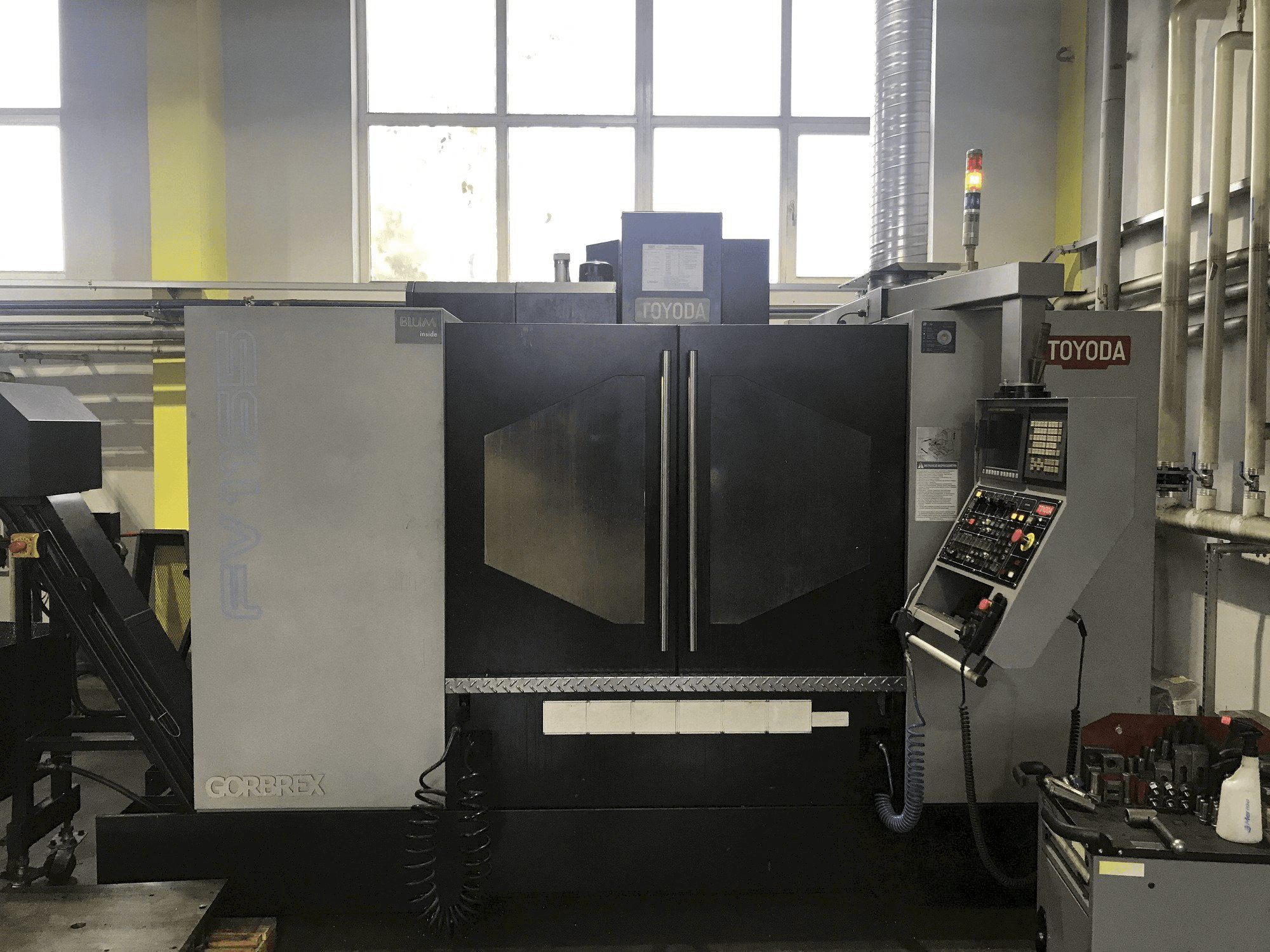 Prikaz stroja TOYODA FV1165 sprijeda