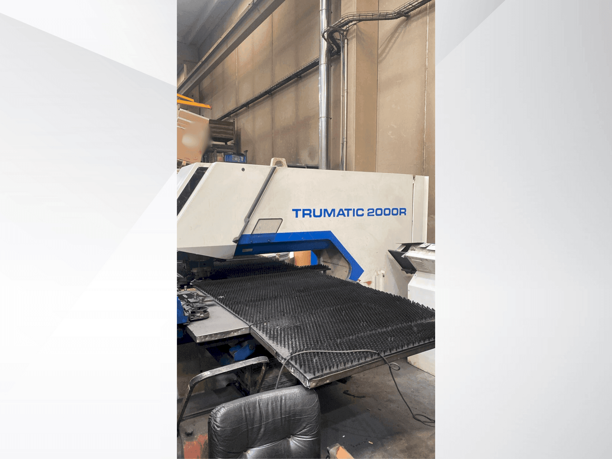 Prikaz stroja TRUMPF TC2000R sprijeda