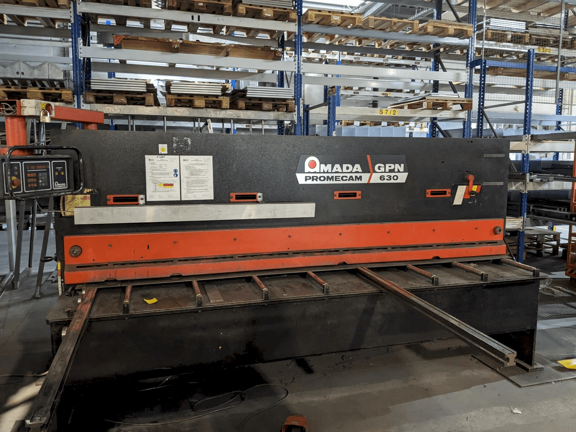 Prikaz stroja AMADA Promecam Gpn 630 sprijeda