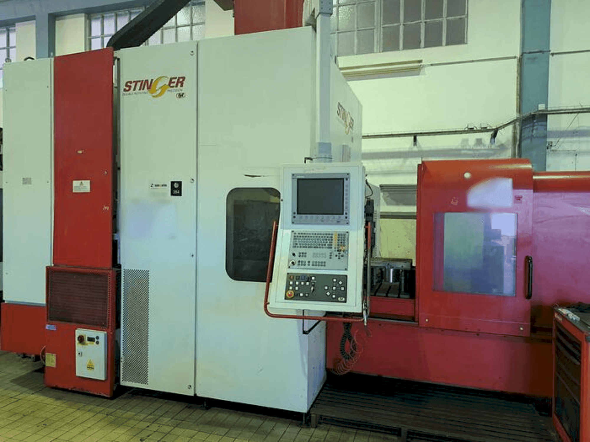 Prikaz stroja FPT STINGER XL sprijeda