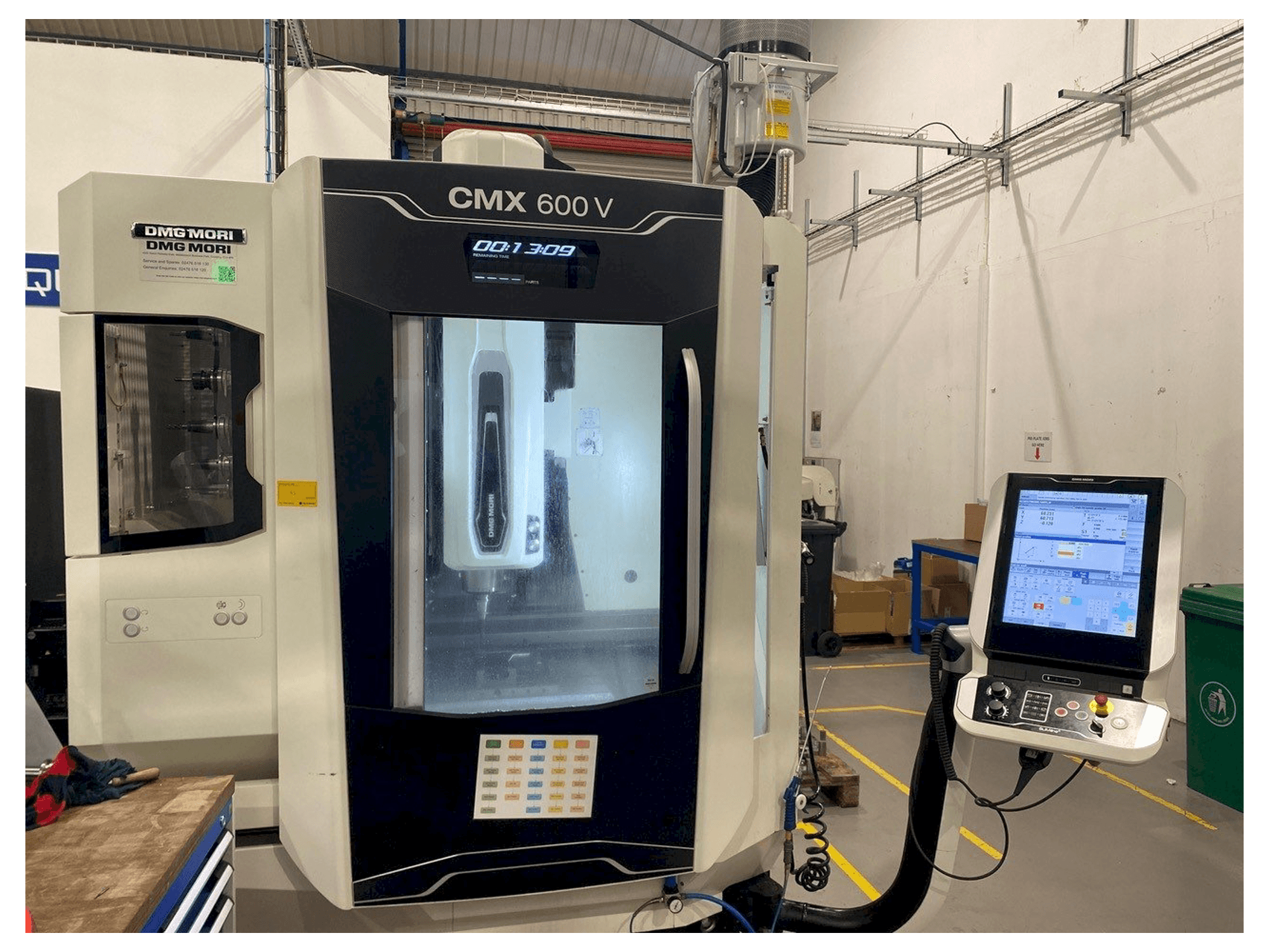 Prikaz stroja DMG CMX 600 V sprijeda