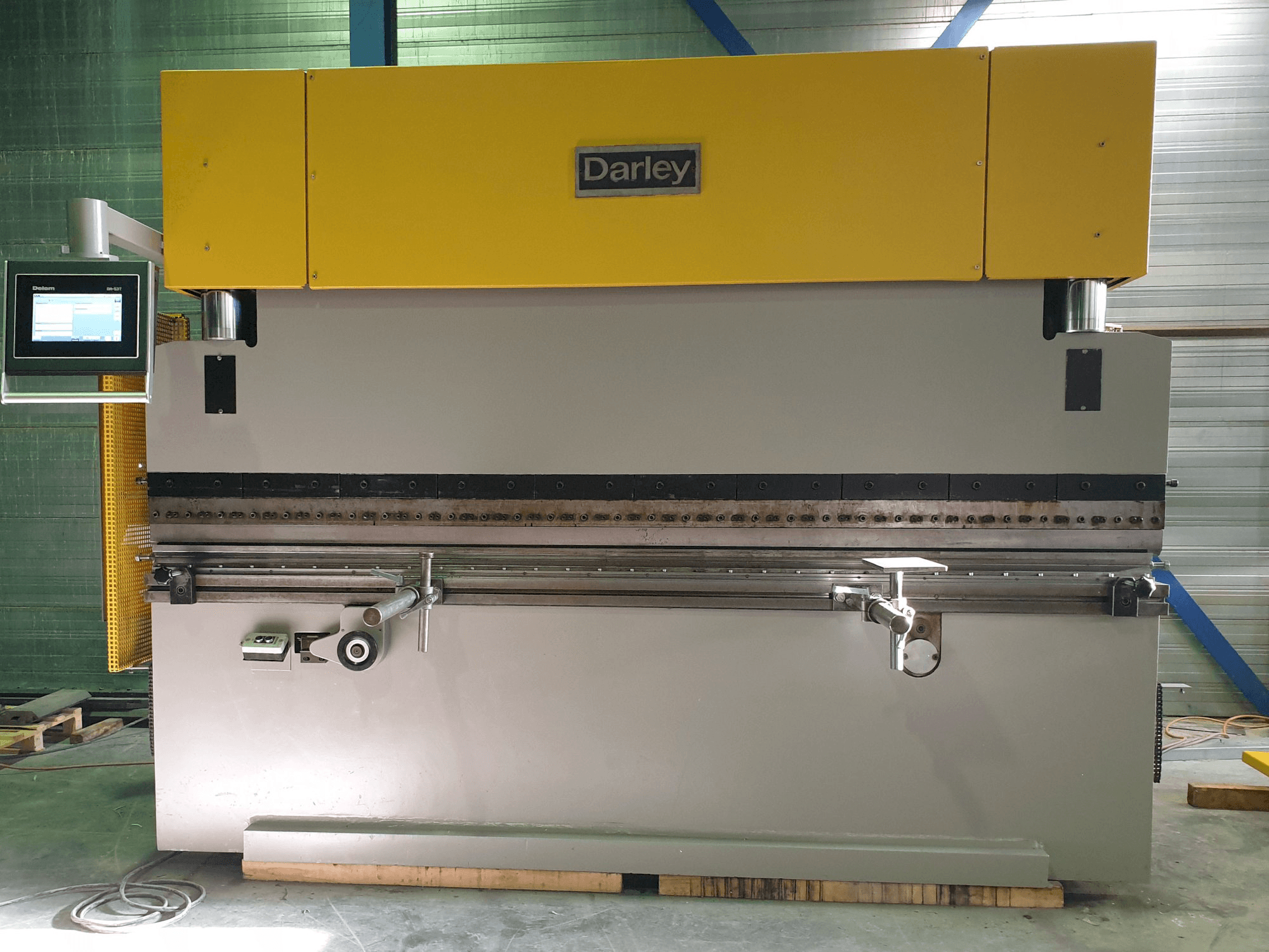 Prikaz stroja Darley EHP 80 31/25 sprijeda