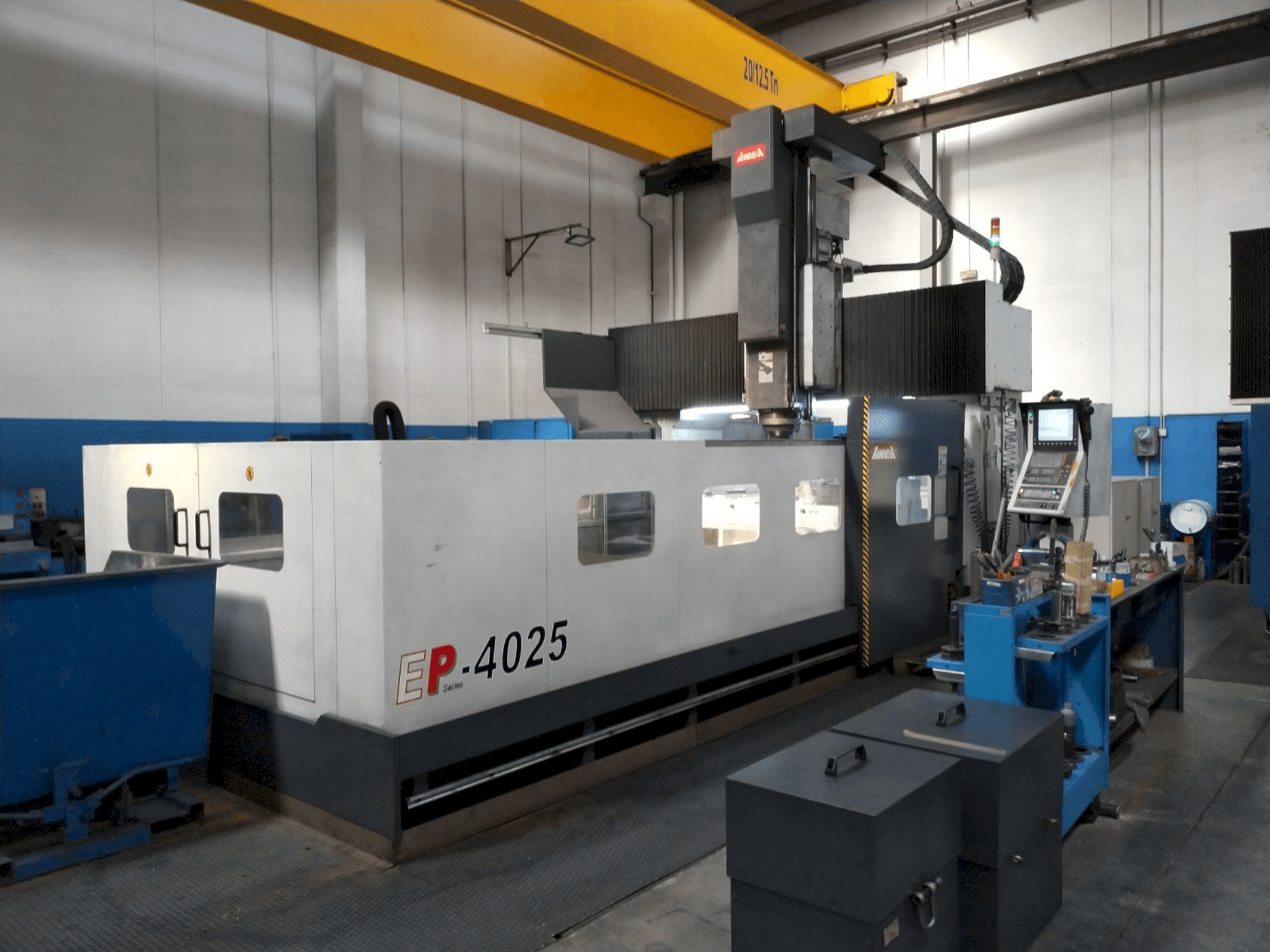 Prikaz stroja AWEA EP-4025 sprijeda